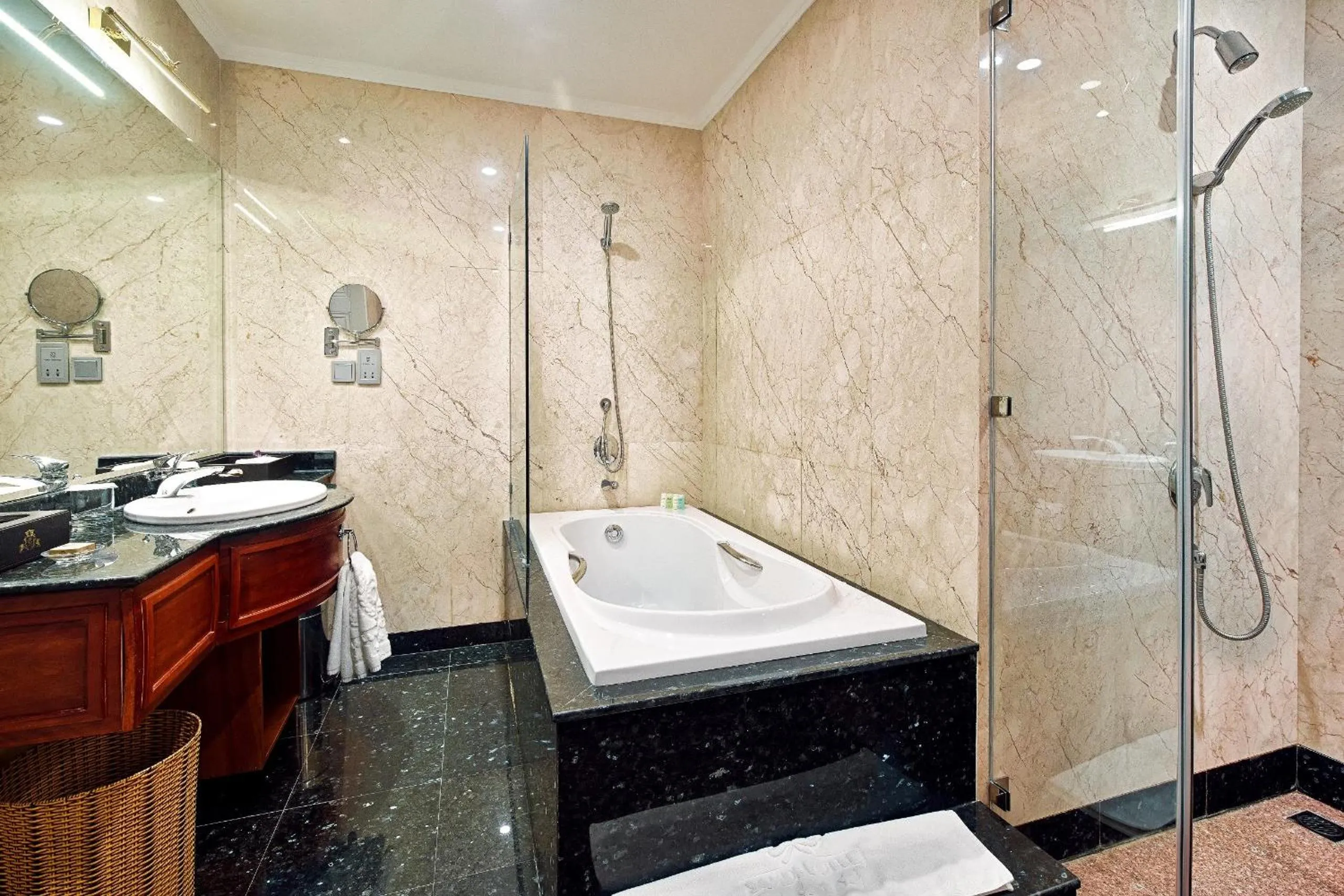 Bathroom in Samdi Da Nang Central Hotel