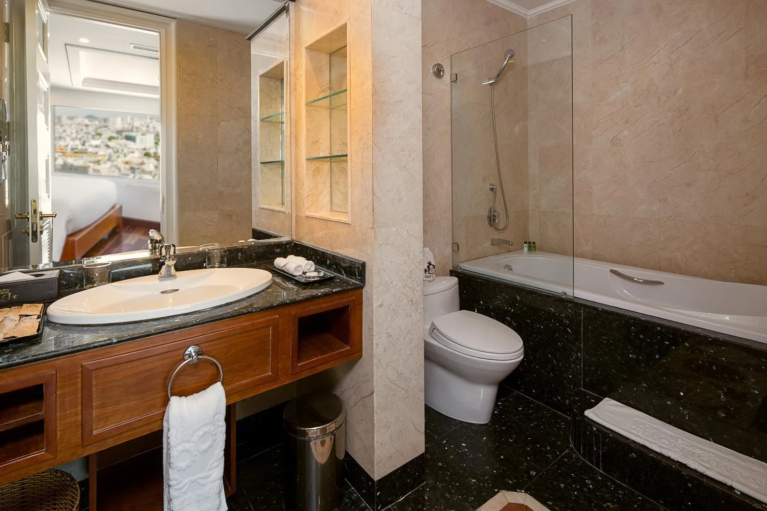 Toilet in Samdi Da Nang Central Hotel