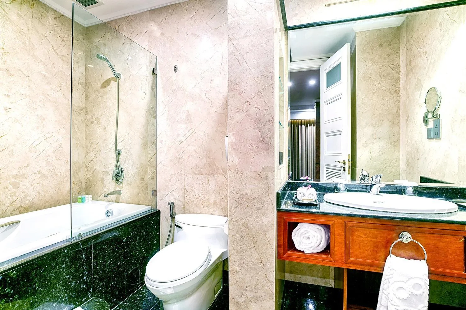 Toilet in Samdi Da Nang Central Hotel