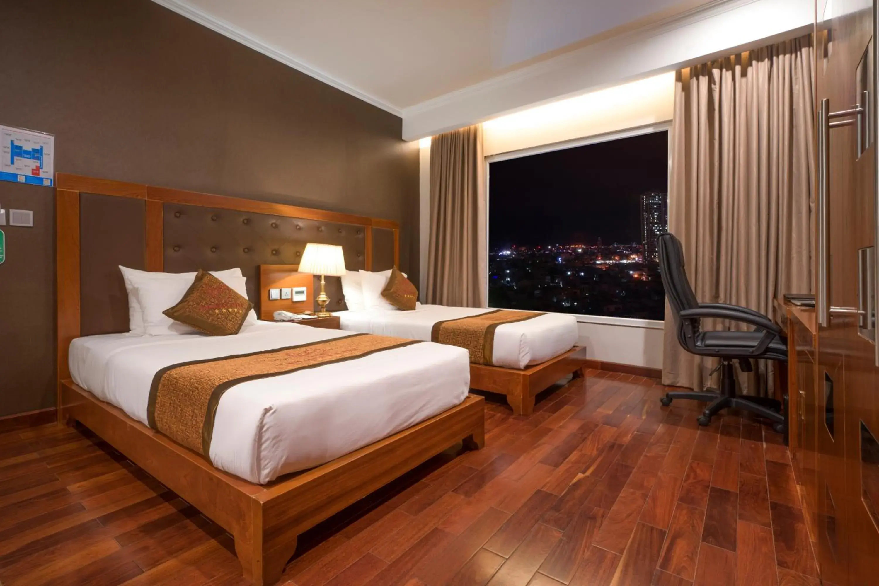 Deluxe Twin Room City View in Samdi Da Nang Central Hotel Deluxe Twin Room City View in Samdi Da Nang Central Hotel