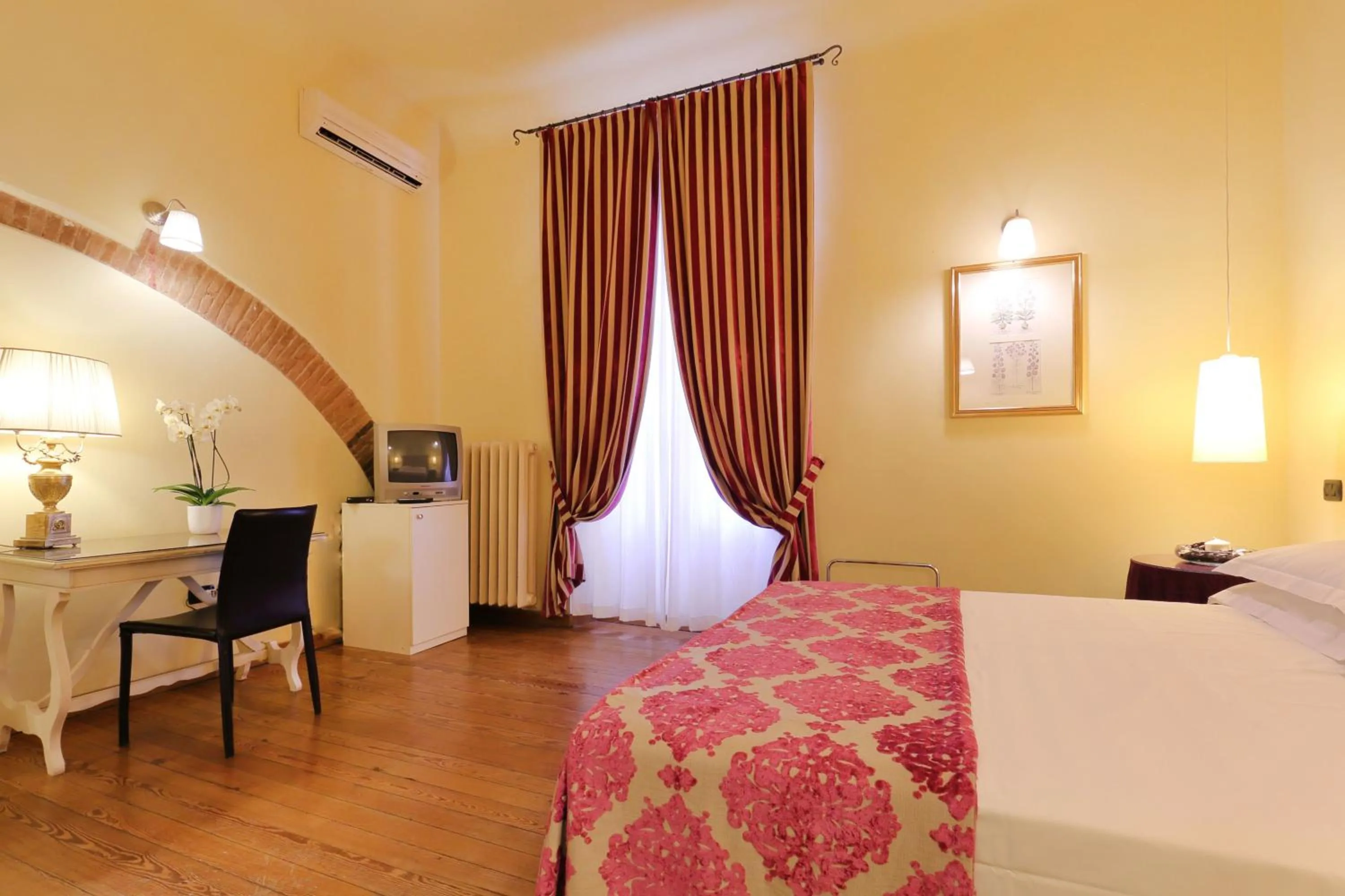 Day, Bed in Relais Lavagnini Florence