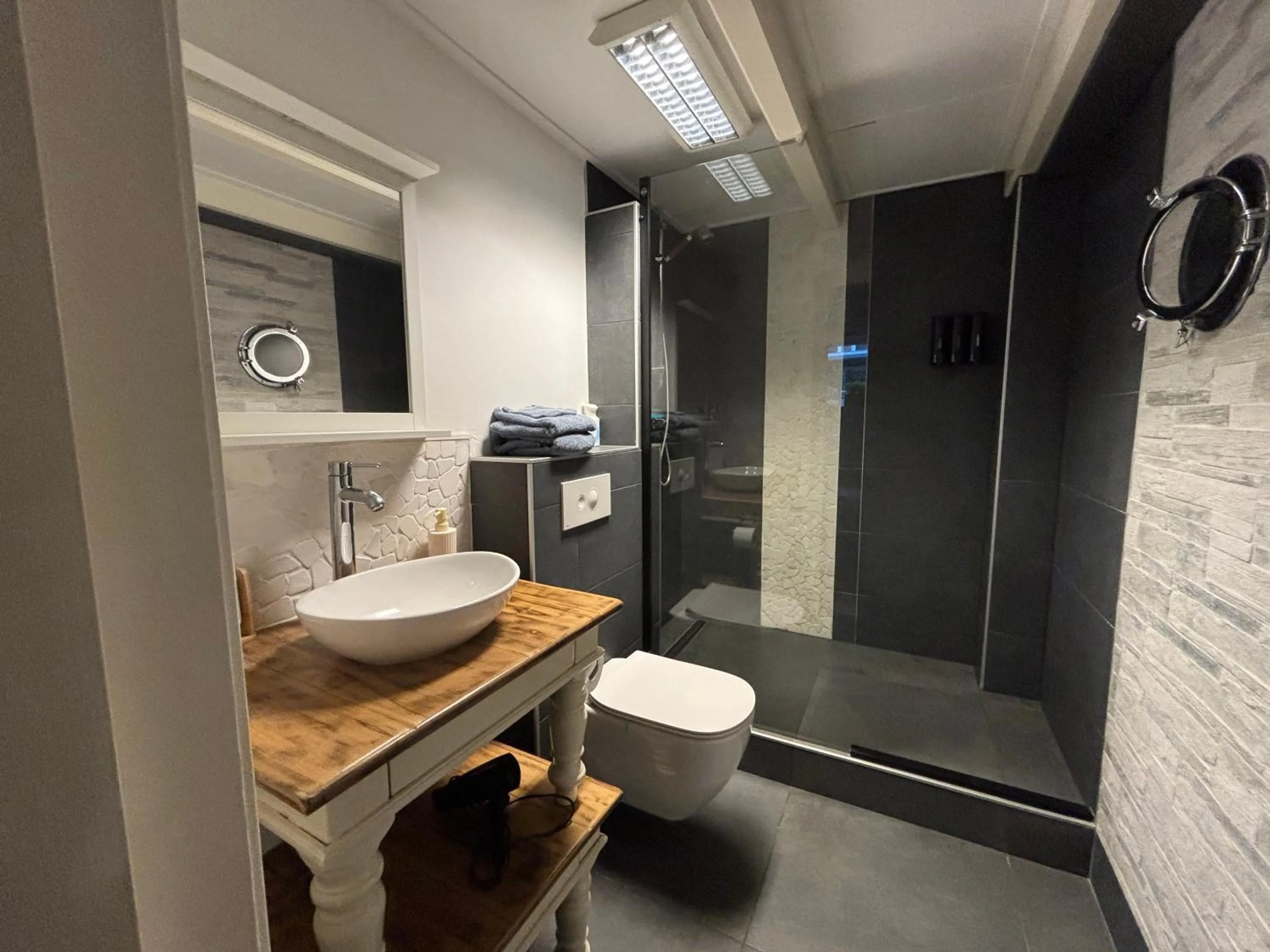 Toilet in Homestay Harlingen