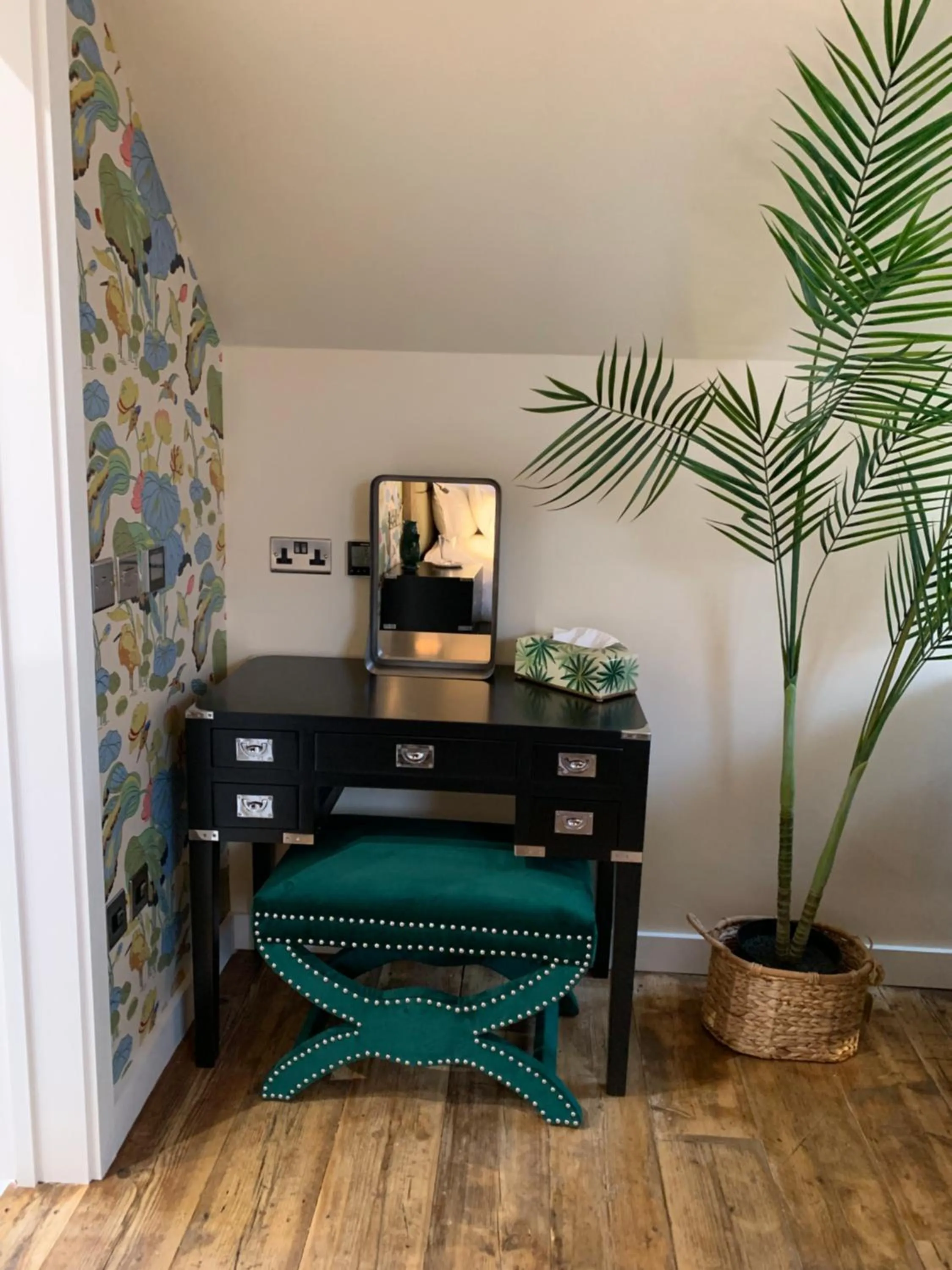 No33 THORNHAM BOUTIQUE SUITES