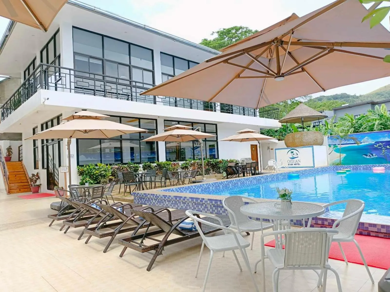 Swimming pool in Ocean Star Hotel Coron