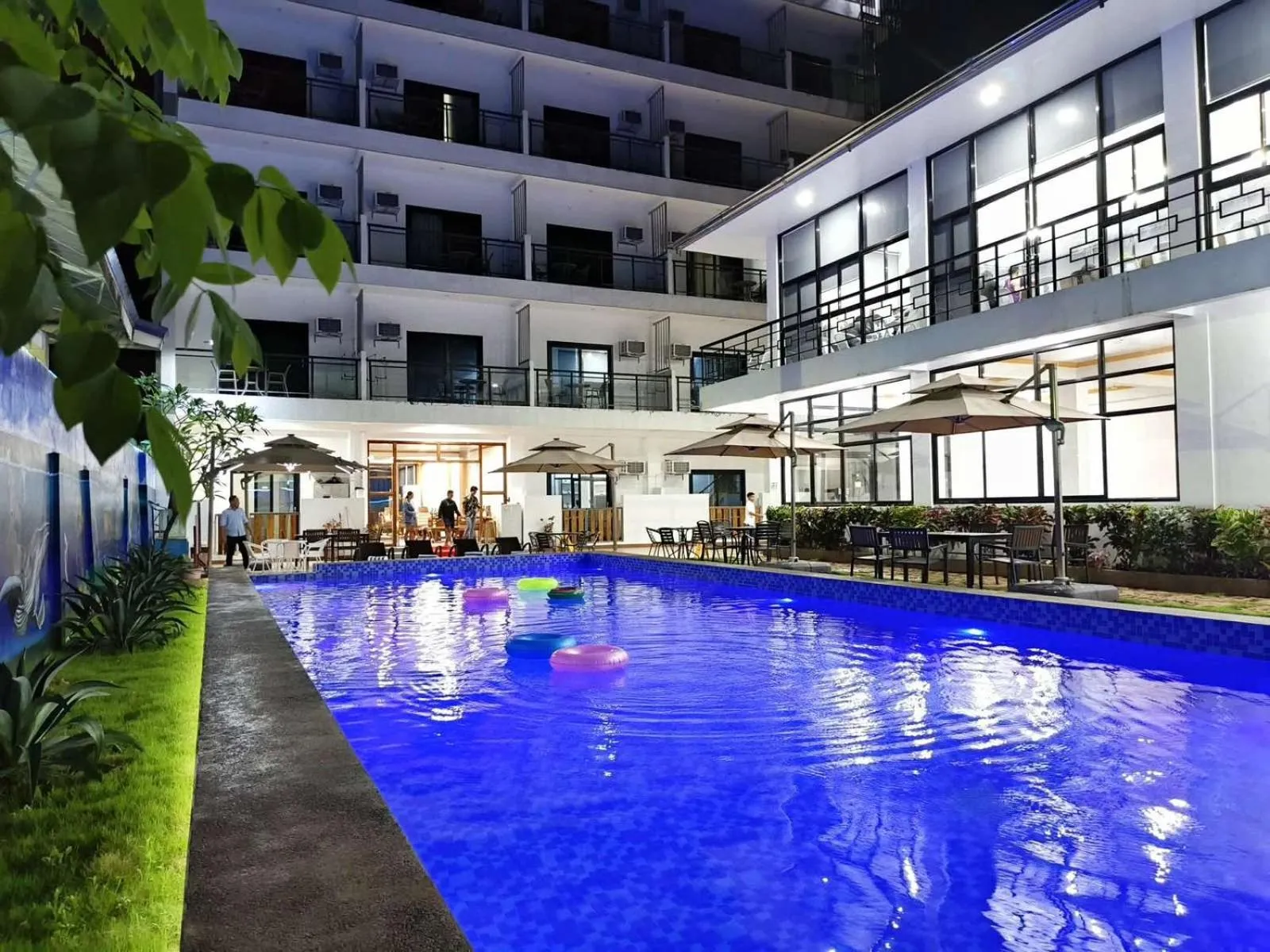 Swimming pool in Ocean Star Hotel Coron
