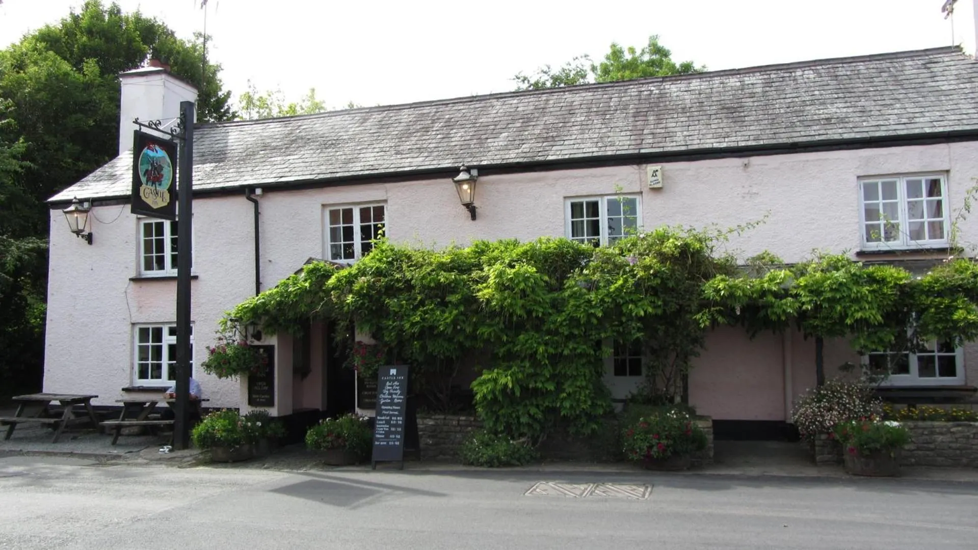 Restaurant/places to eat in Heathergate Cottage Dartmoor BnB