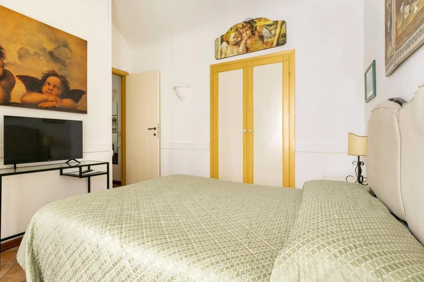 Bed in Scipioni Suites