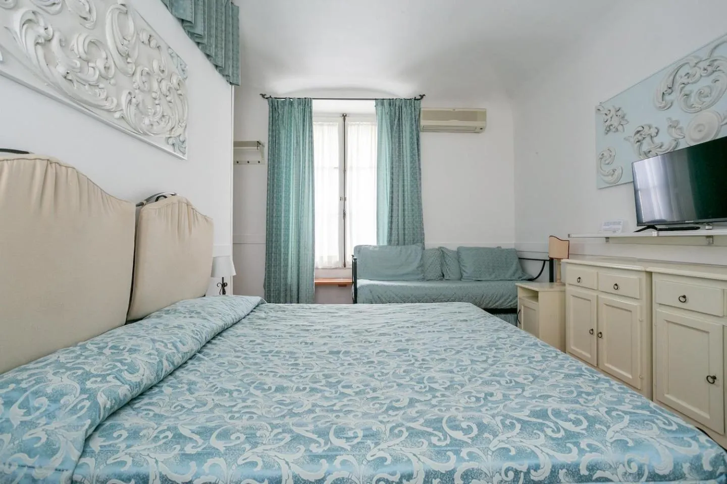 Bed in Scipioni Suites