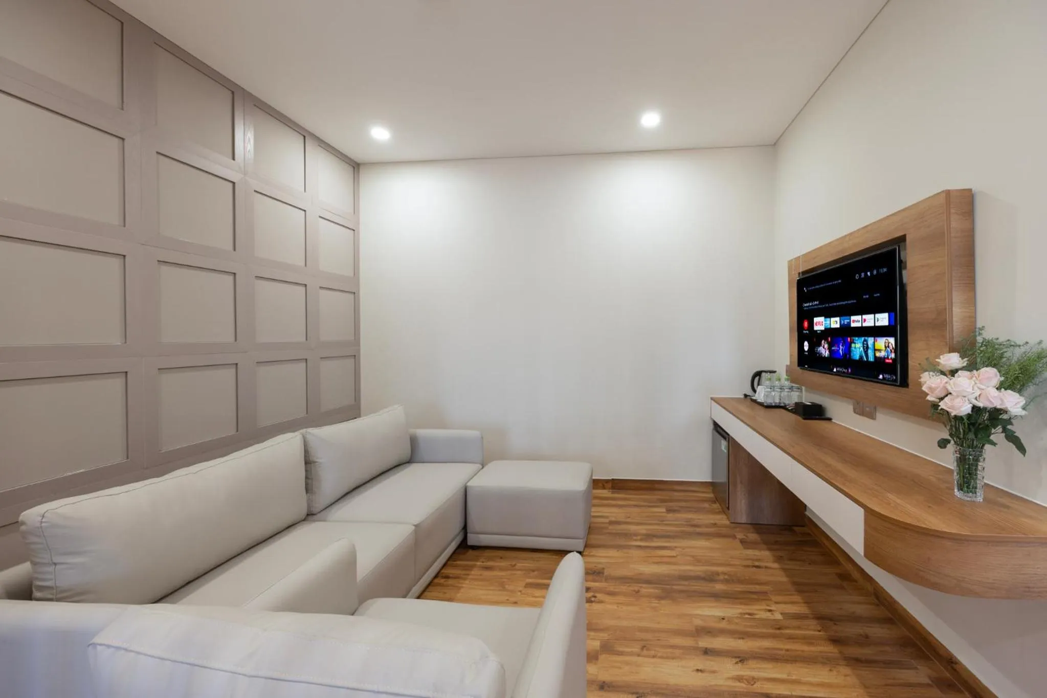 TV and multimedia in Sarah Hotel Halal Restaurant Phu Quoc