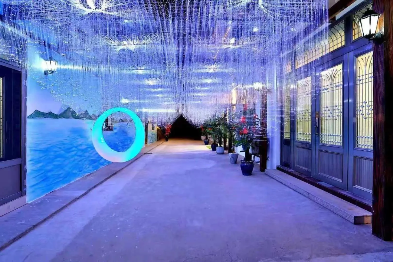 Property building in Shanghai Lanfeng Intelligent Light - Shanghai Disney Branch,Provide airport pickup service at PuD'ong Airport andDisneyland shuttle service