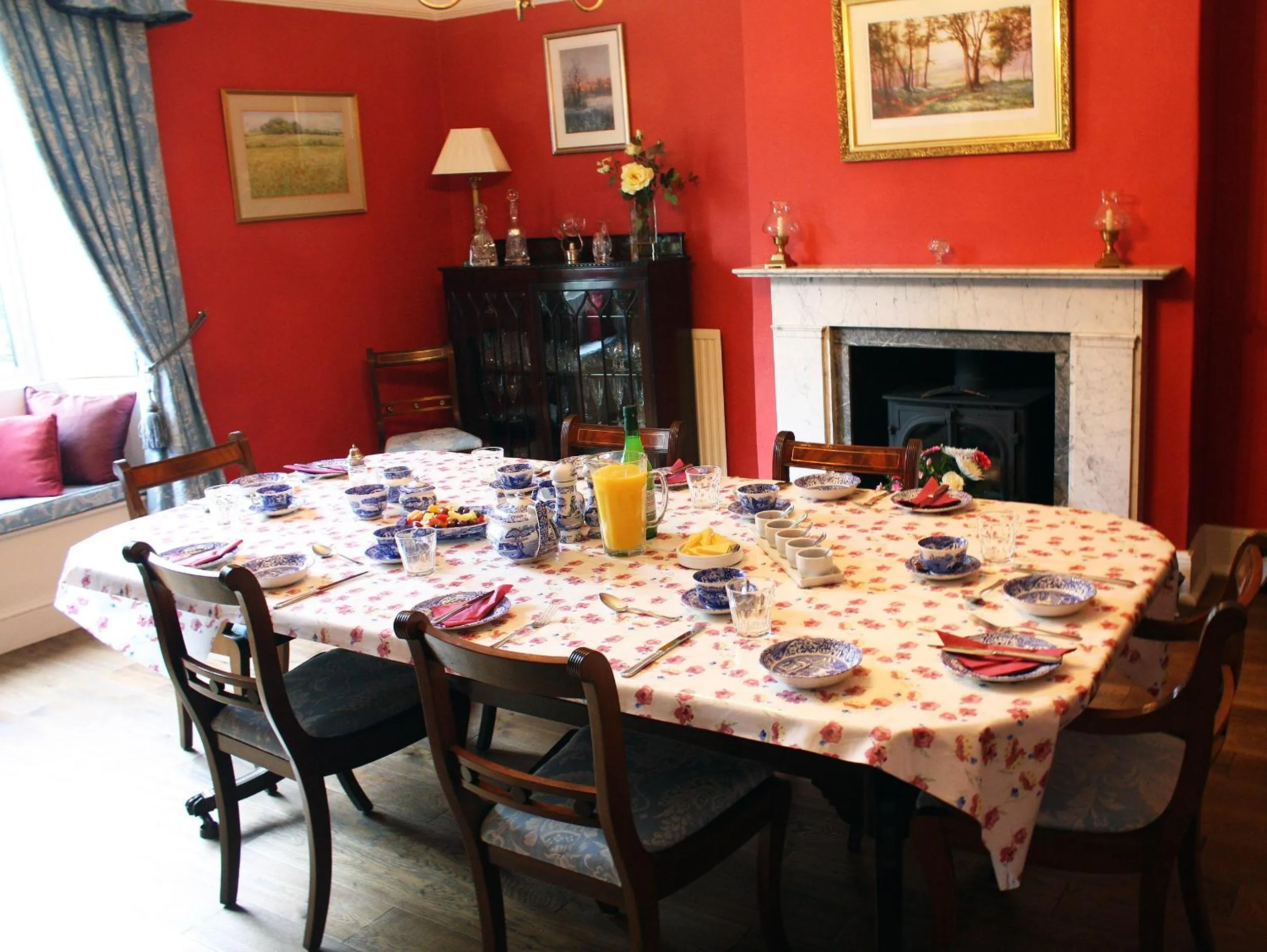 Dining area in Willow Tree Farm