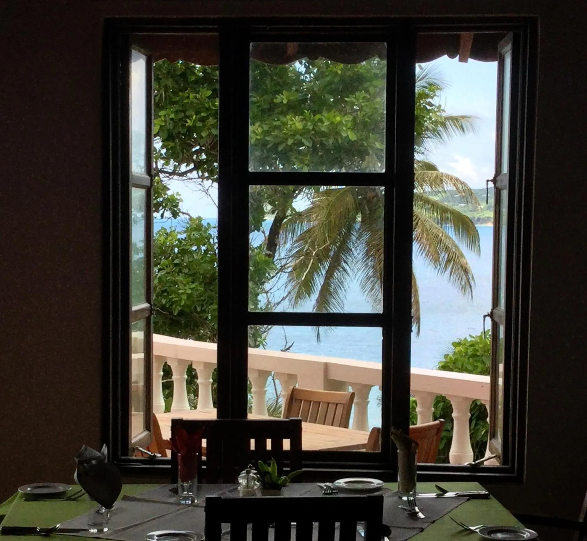 Restaurant/places to eat in Petite Anse Hotel