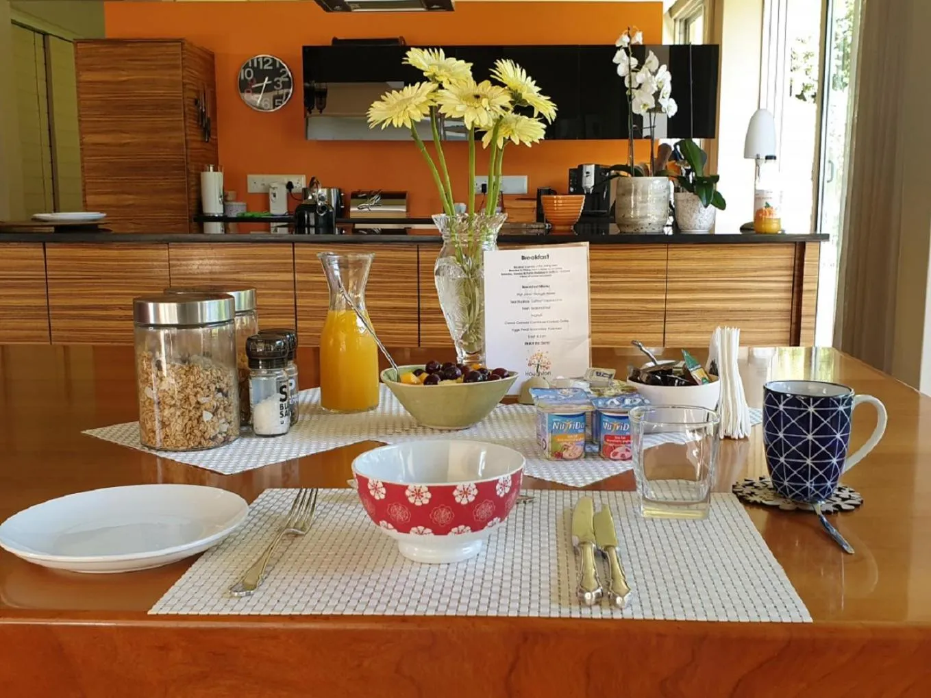 Breakfast in Houghton Place