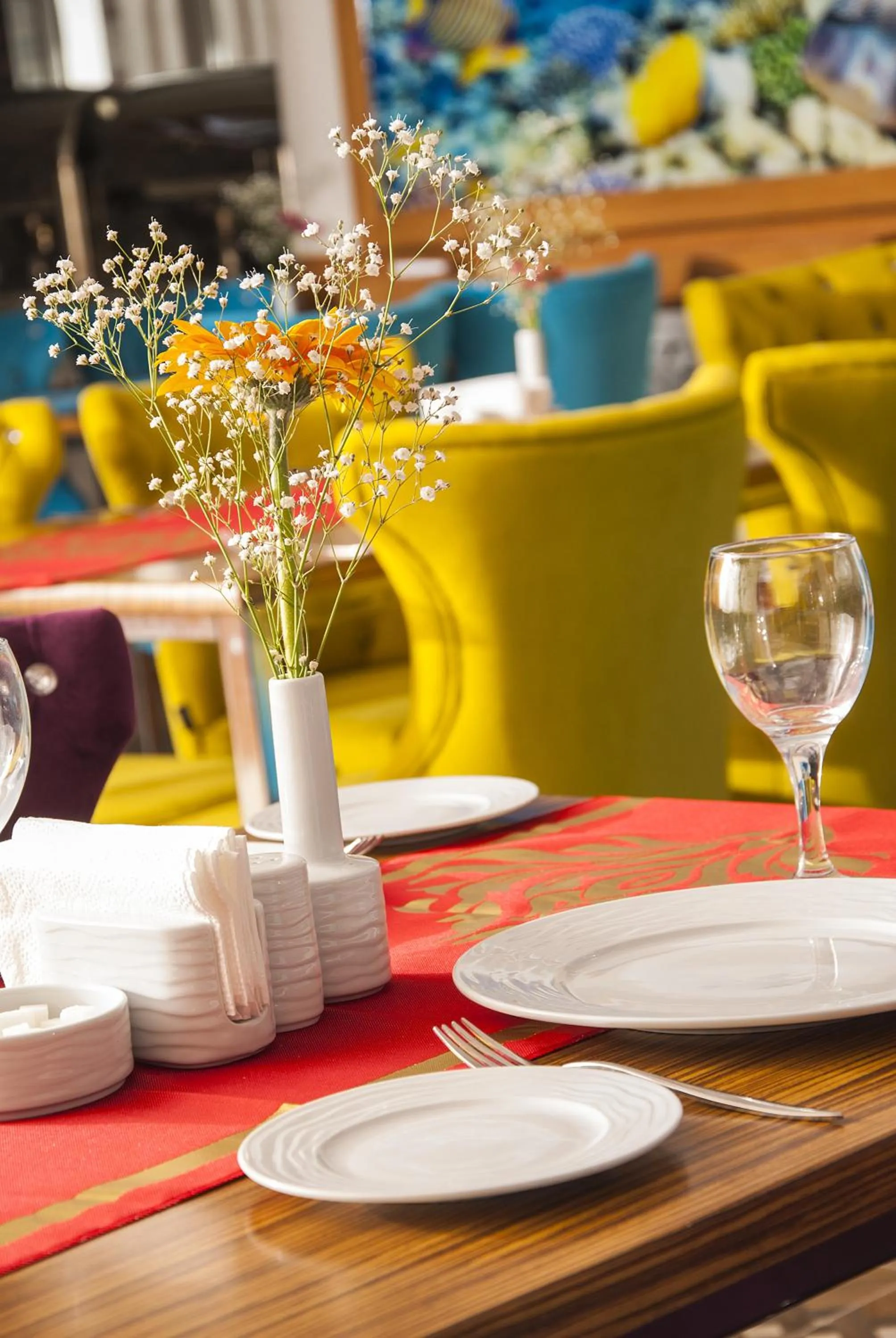 Restaurant/places to eat in Demosan City Hotel