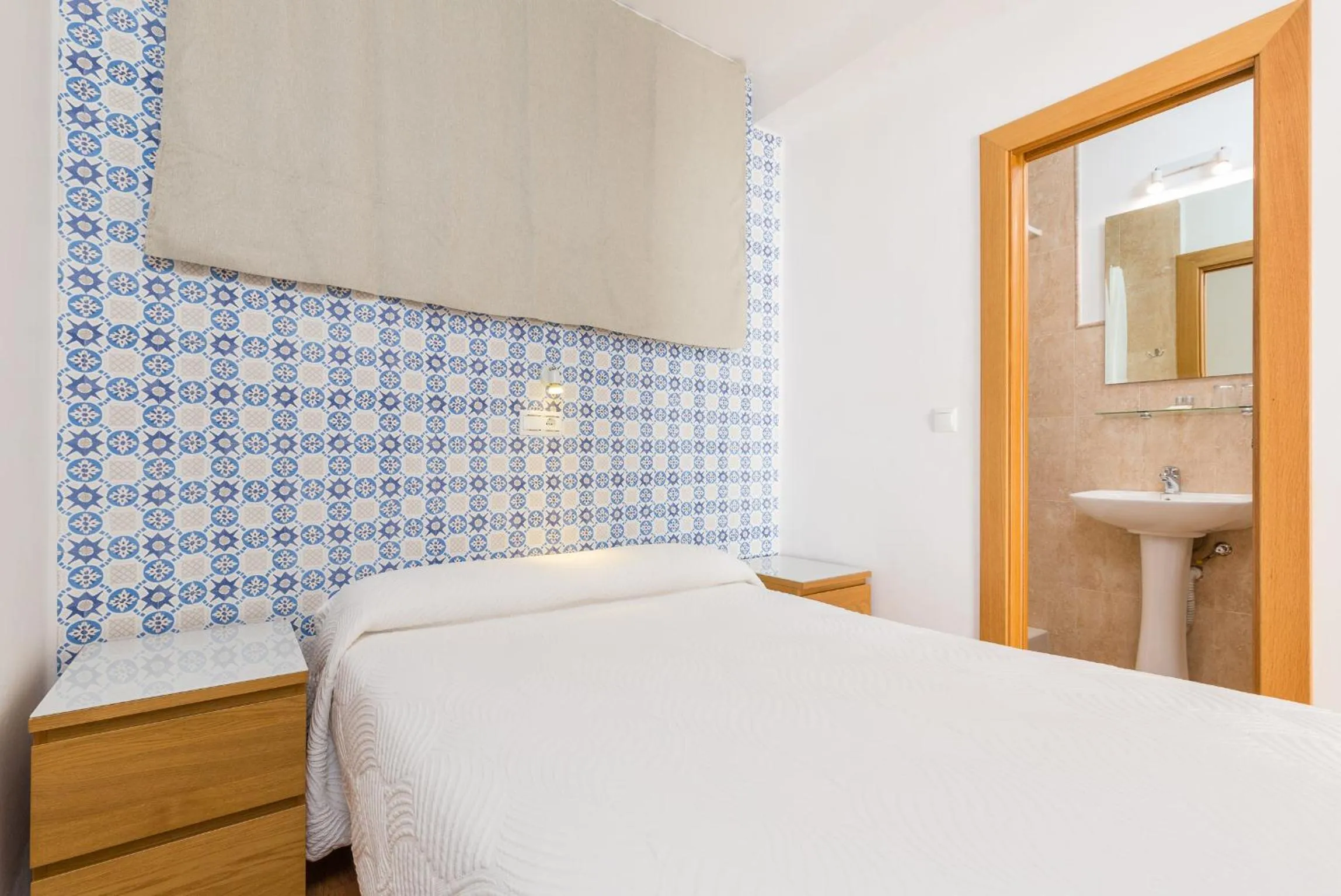 Bedroom, Bed in Guadalupe Cozy Inns