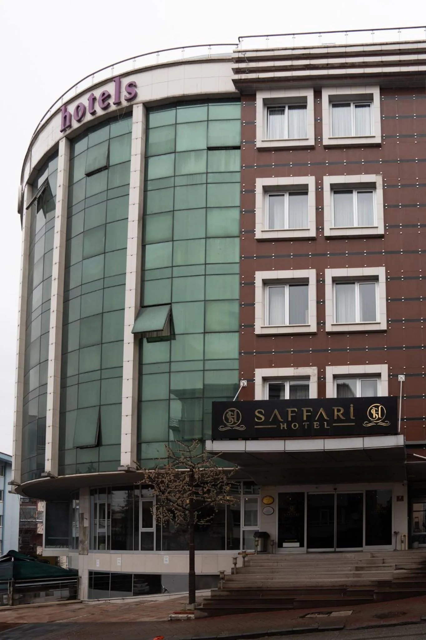 Property building in saffari otel