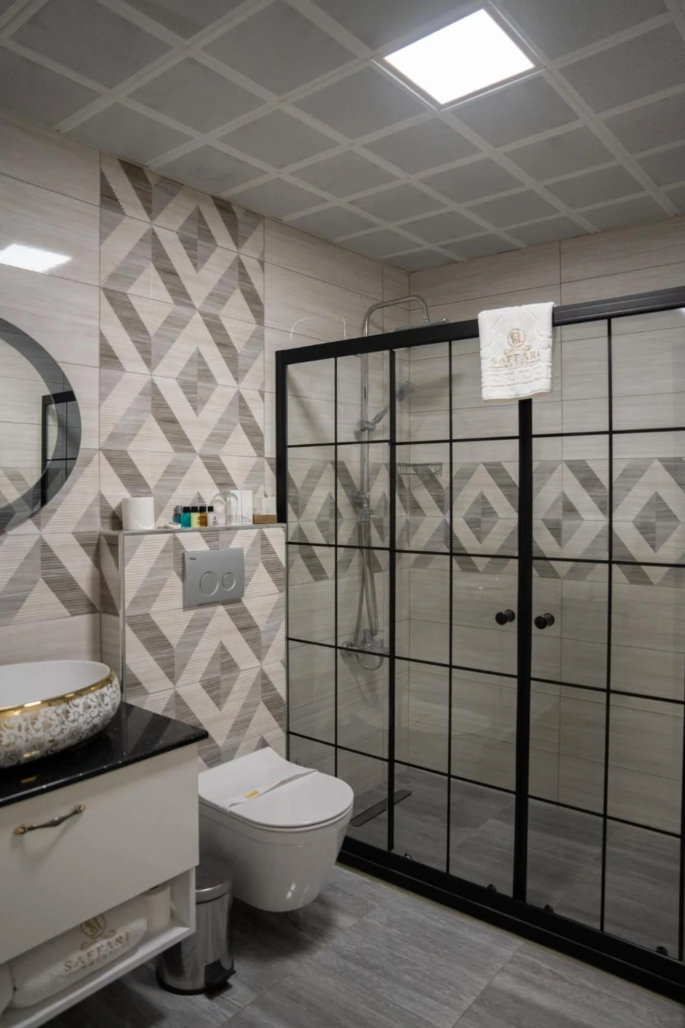 Bathroom in saffari otel