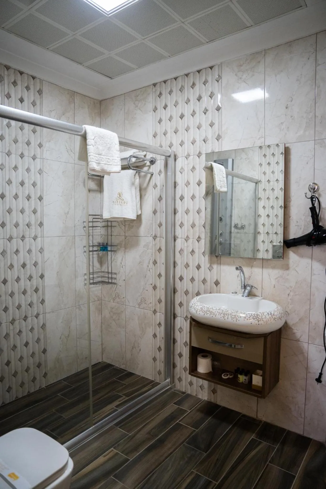 Bathroom in saffari otel