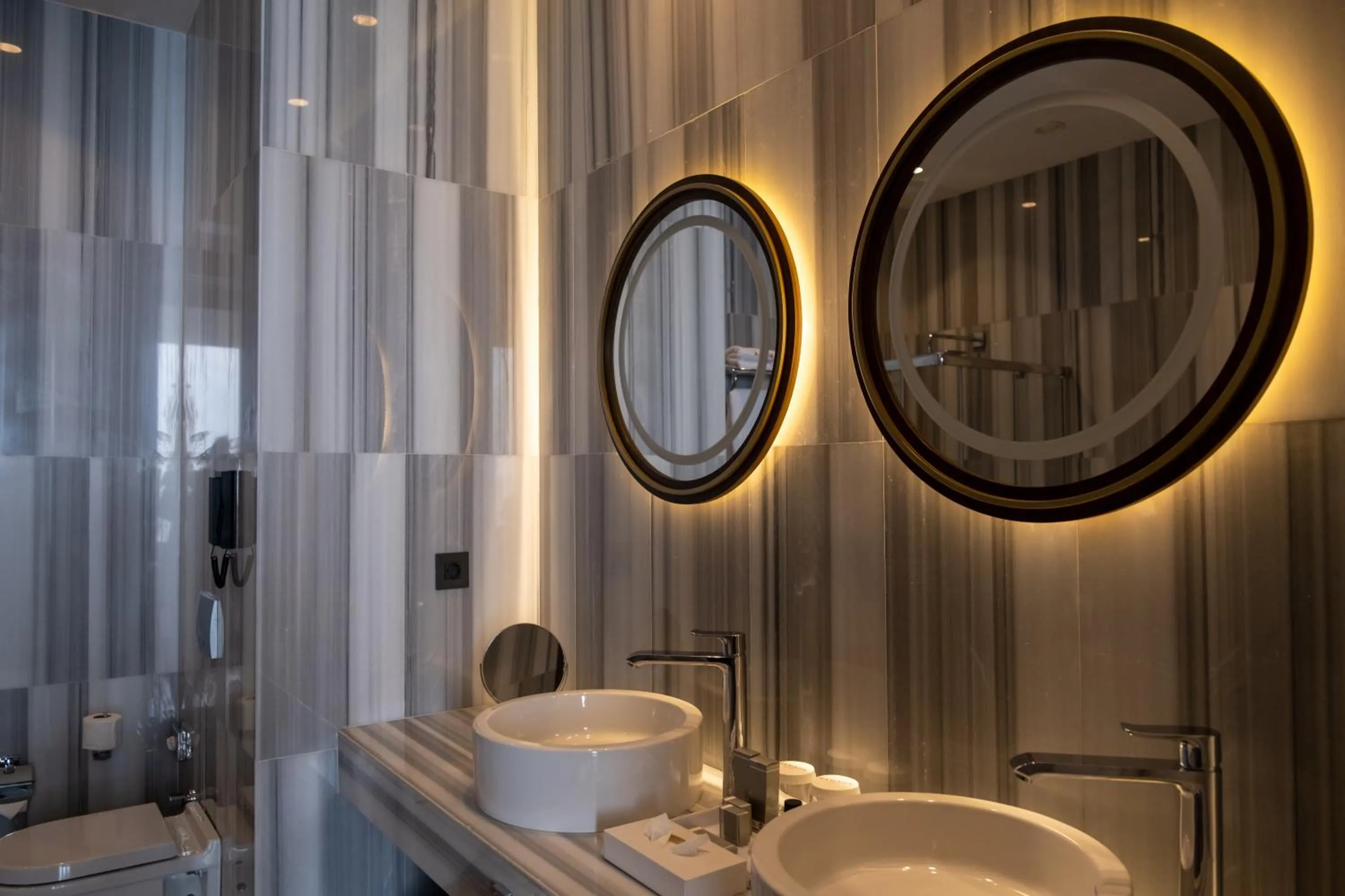 Shower in Ramada Plaza Hotel & Spa Trabzon