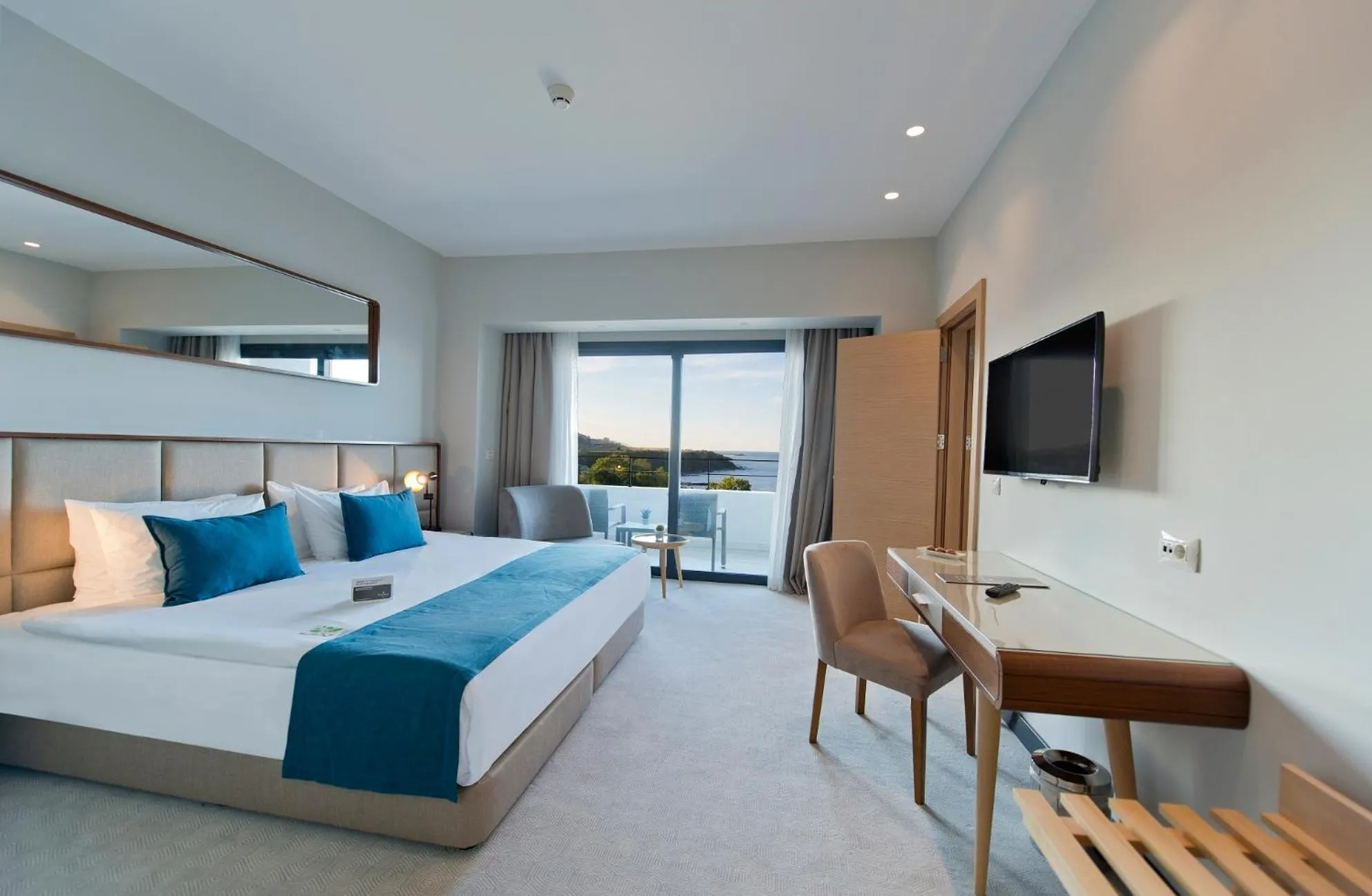 Photo of the whole room, Bed in Ramada Plaza Hotel & Spa Trabzon