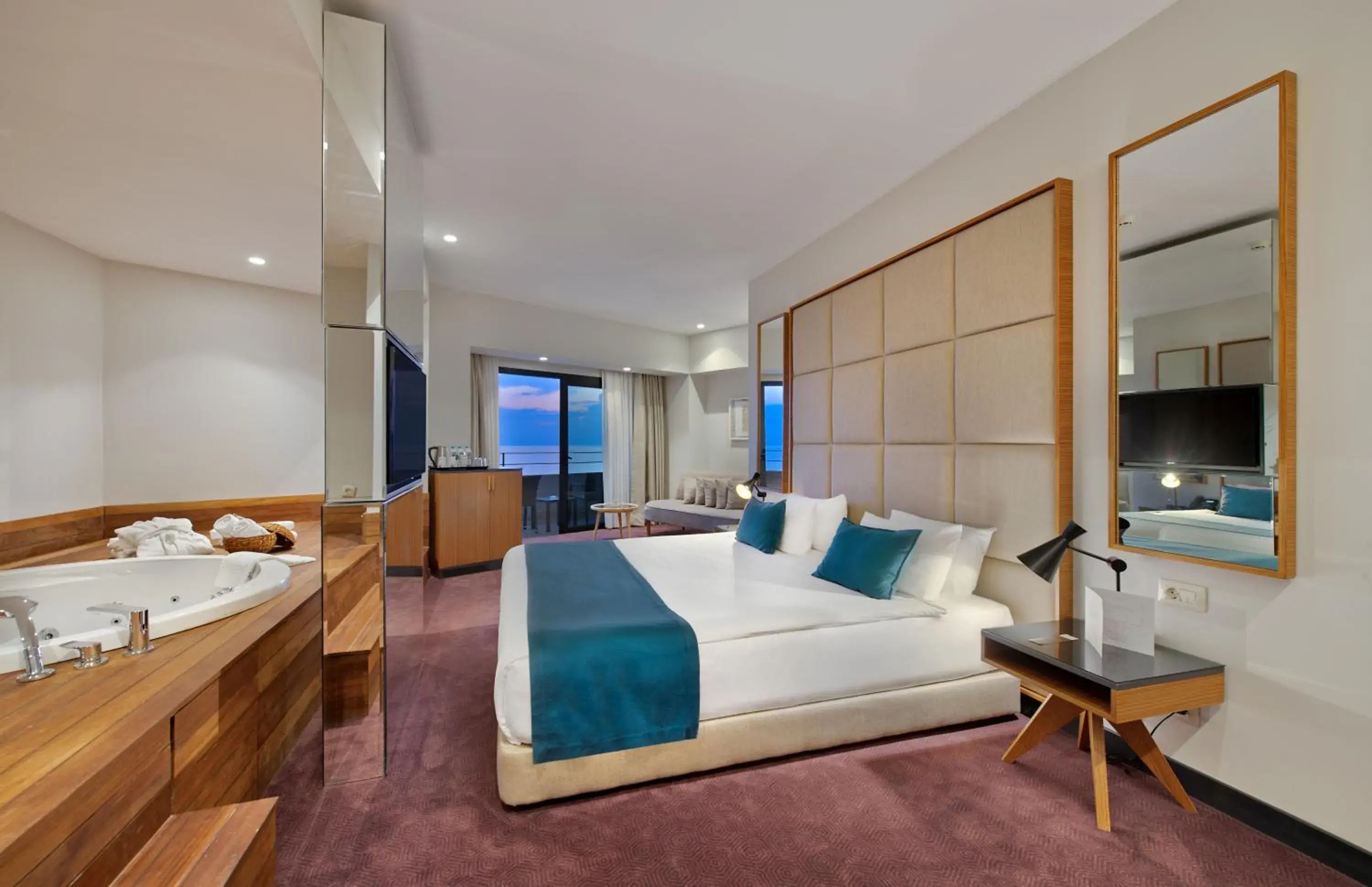 Honeymoon Corner Suite with Sea View in Ramada Plaza Hotel & Spa Trabzon Honeymoon Corner Suite with Sea View in Ramada Plaza Hotel & Spa Trabzon