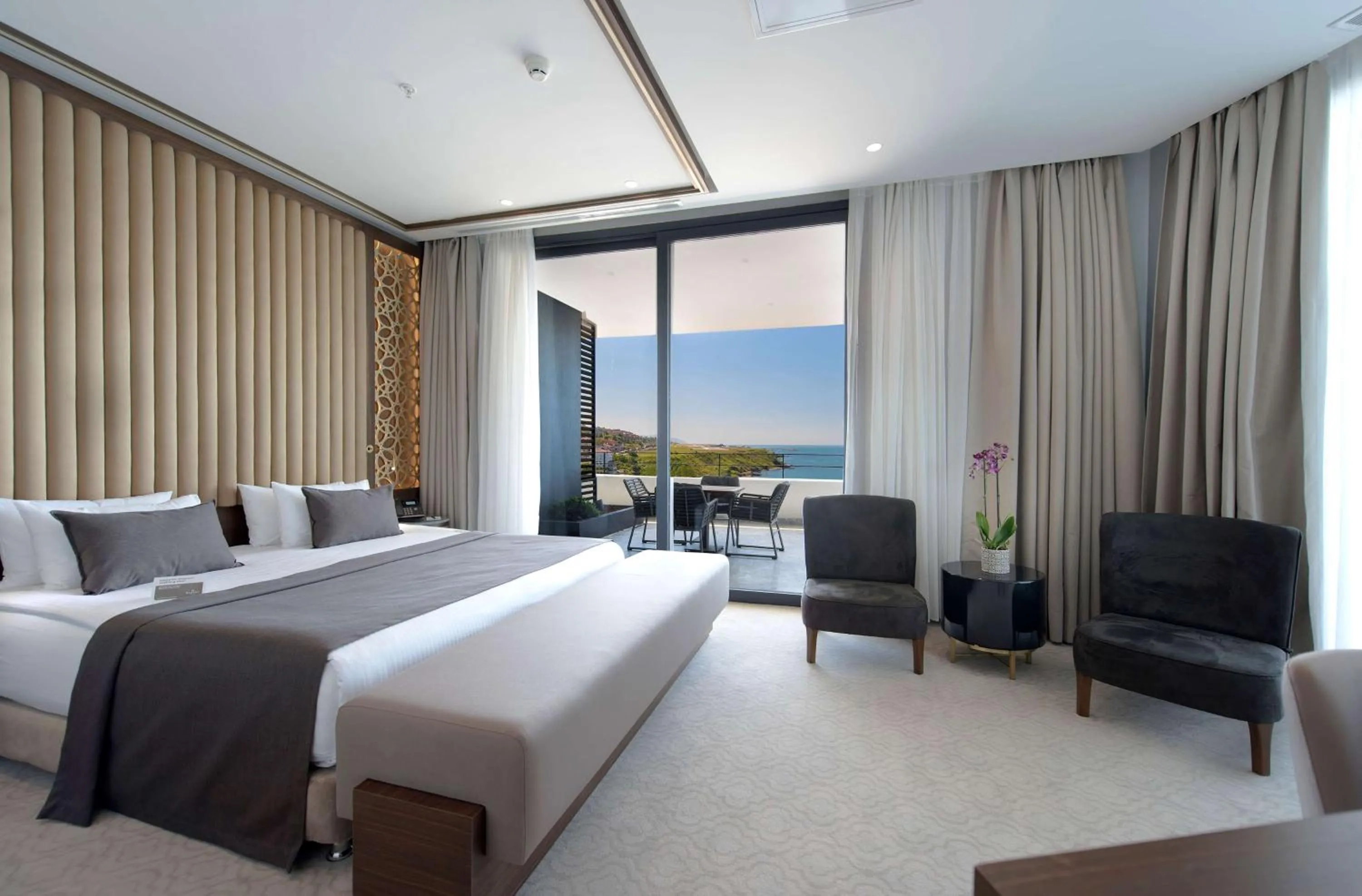 Photo of the whole room, Bed in Ramada Plaza Hotel & Spa Trabzon