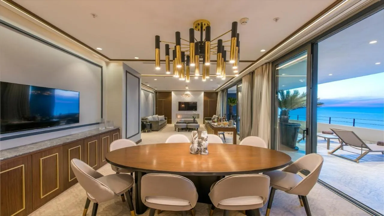 Communal lounge/ TV room in Ramada Plaza Hotel & Spa Trabzon