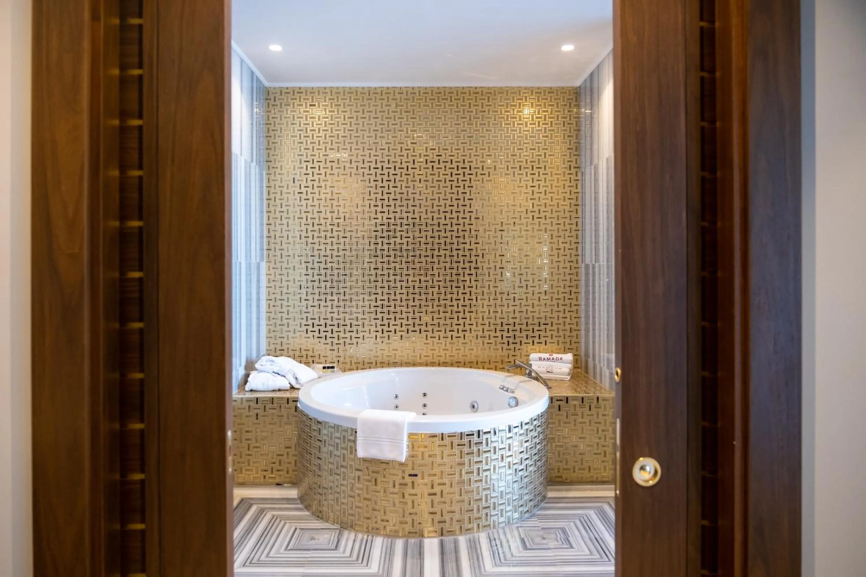 Bathroom in Ramada Plaza Hotel & Spa Trabzon