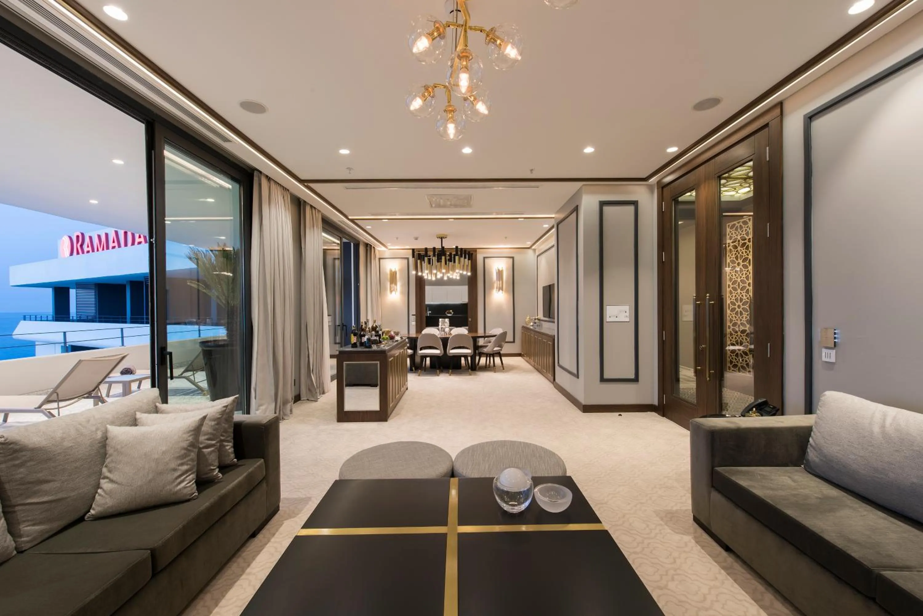 Living room, Bed in Ramada Plaza Hotel & Spa Trabzon