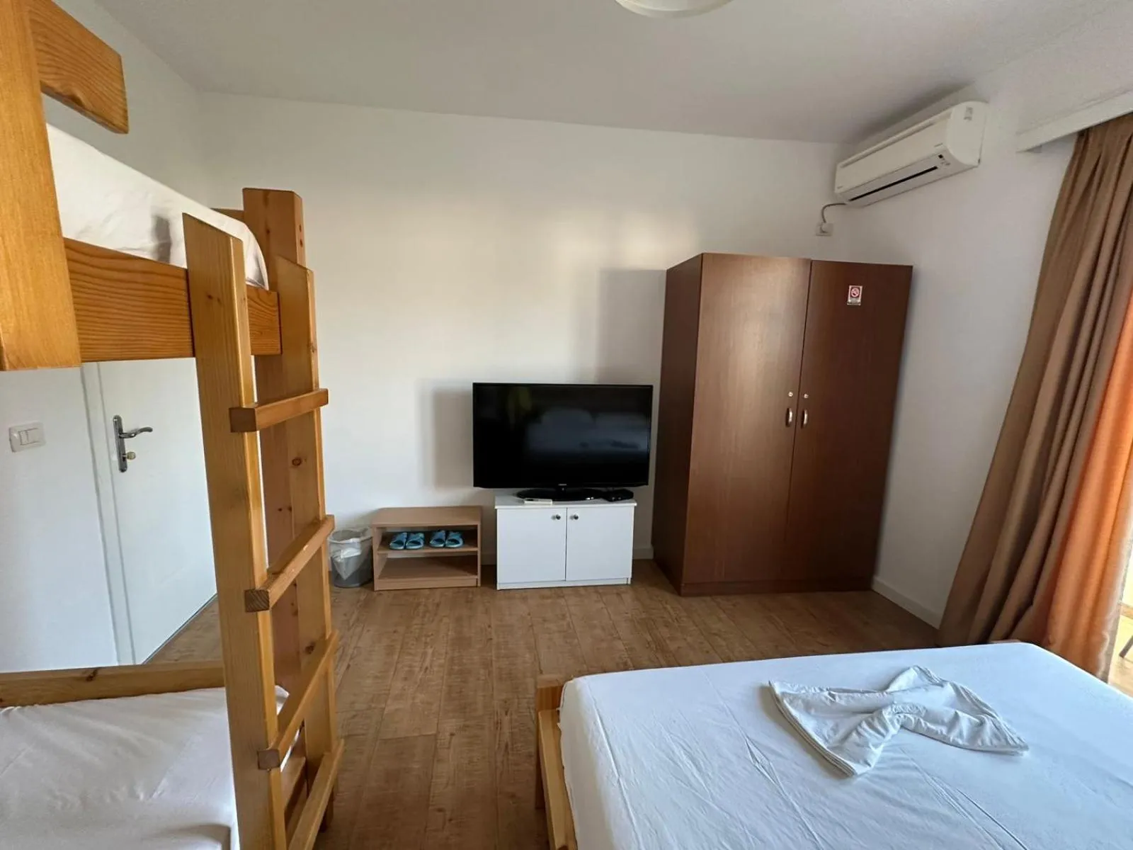 Photo of the whole room in Hotel Sidi