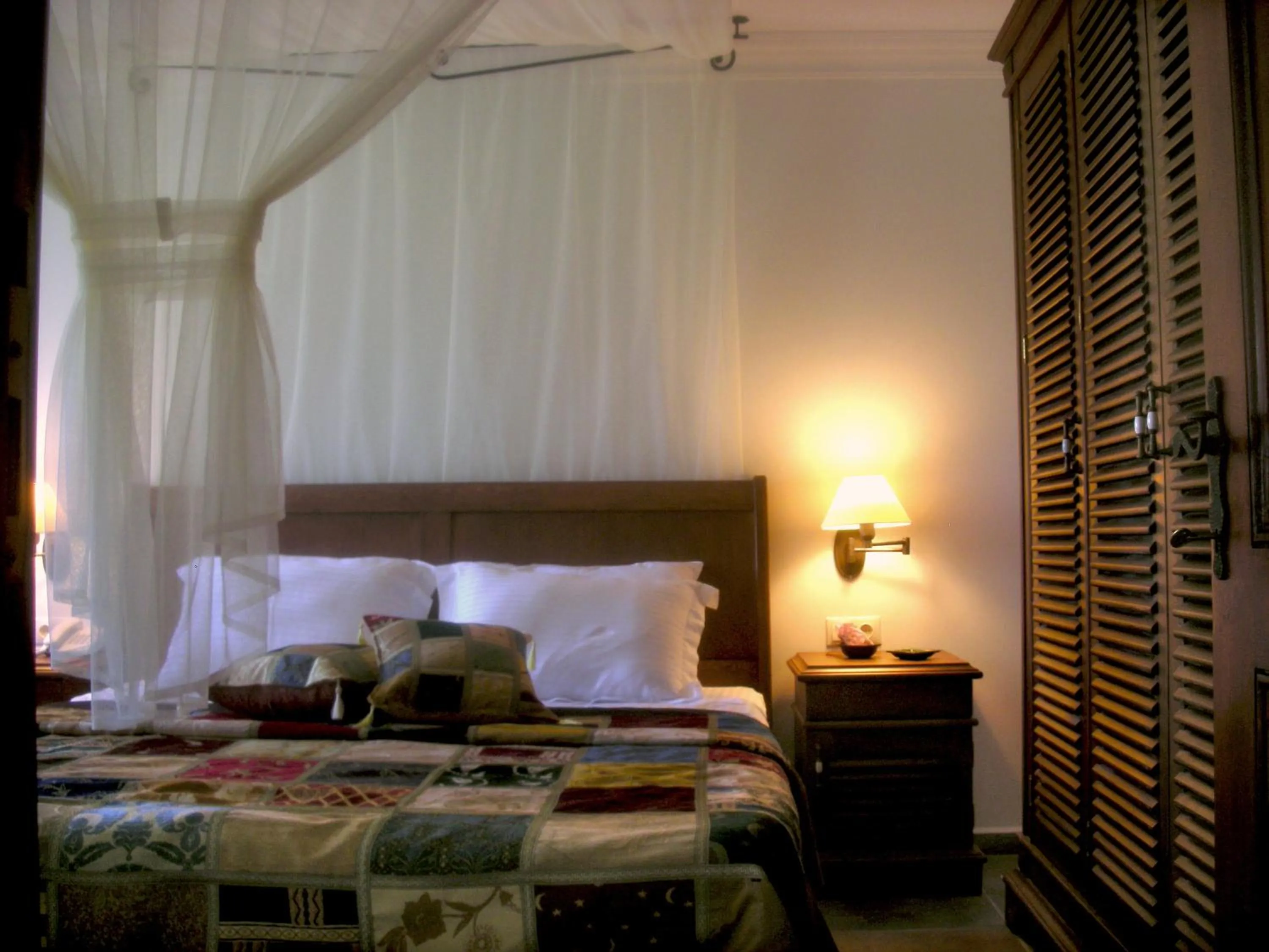 Photo of the whole room in Maris Hotel