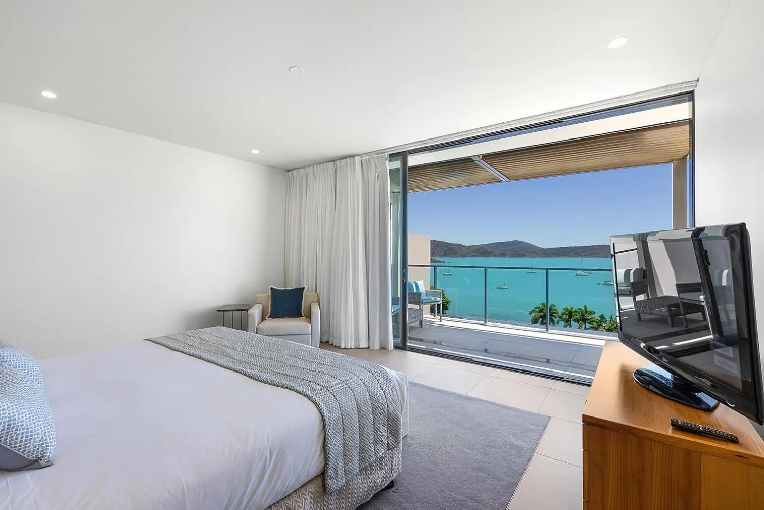Bedroom, Bed in Mirage Whitsundays
