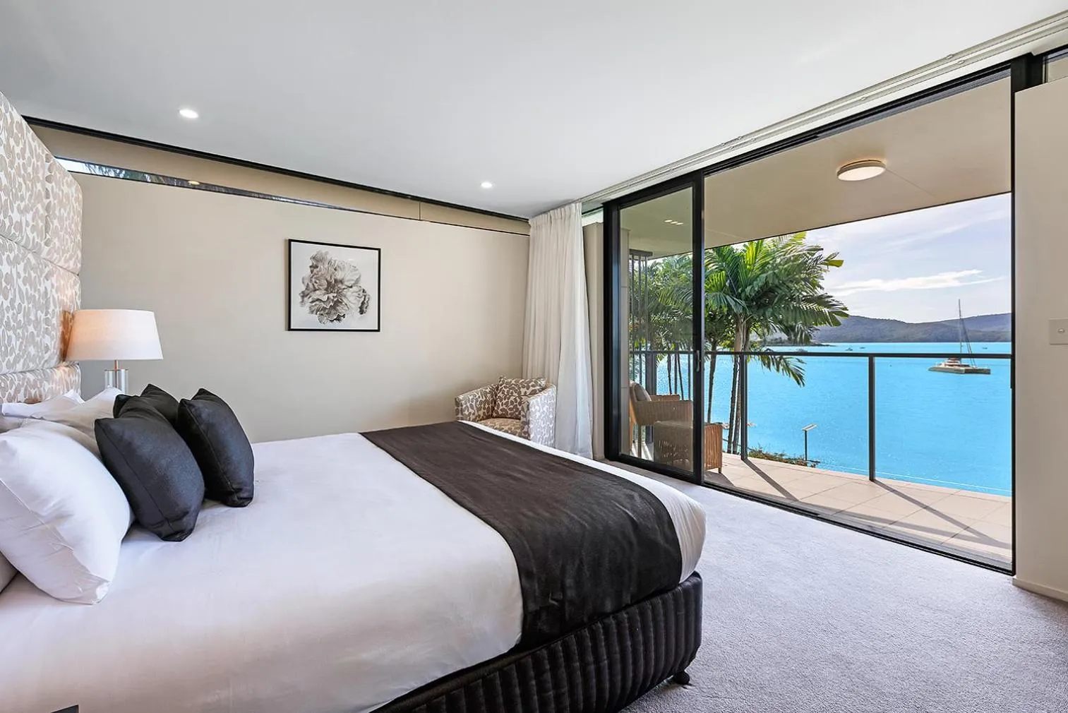 Bedroom, Bed in Mirage Whitsundays