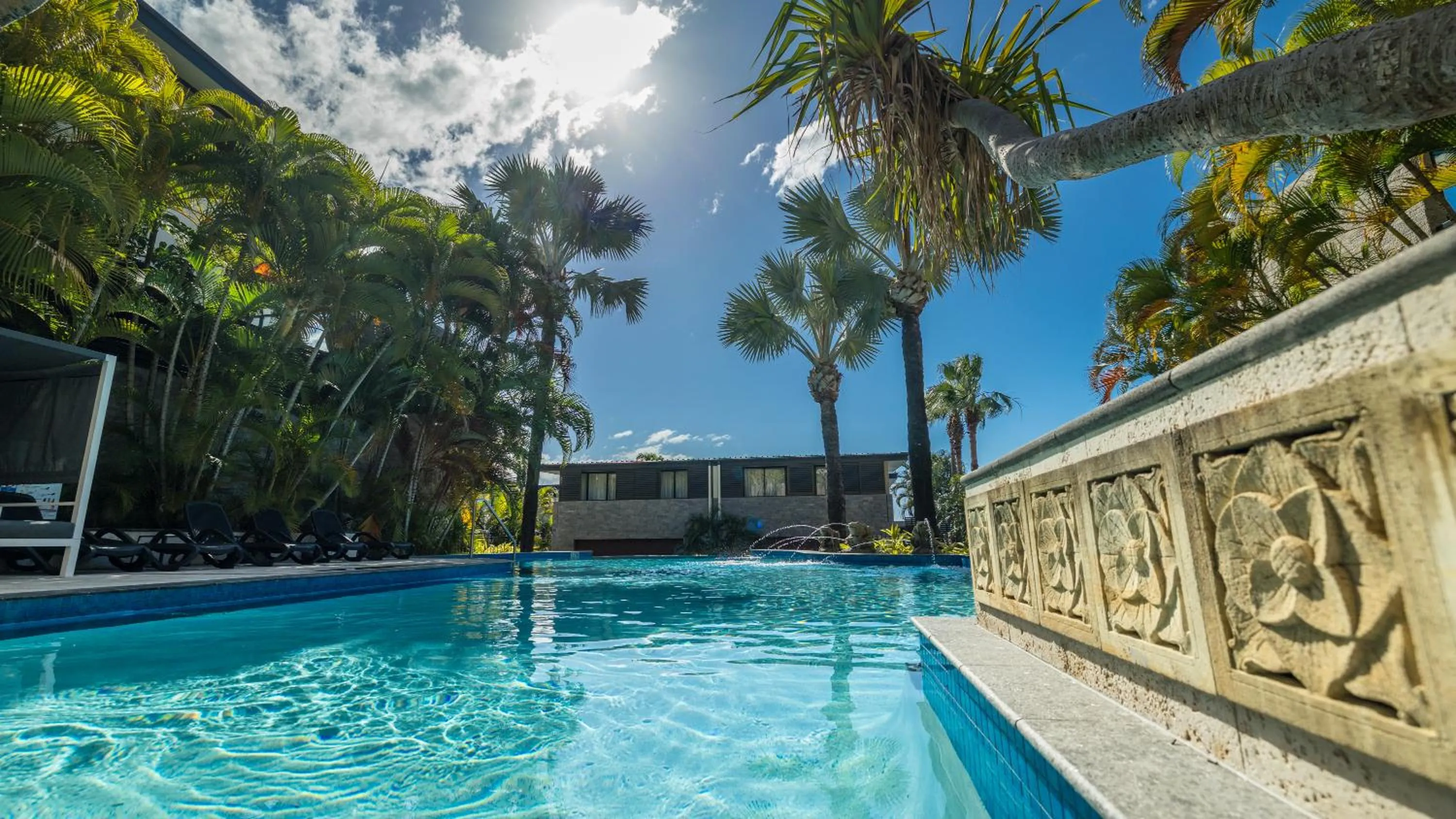 Swimming pool in Mirage Whitsundays