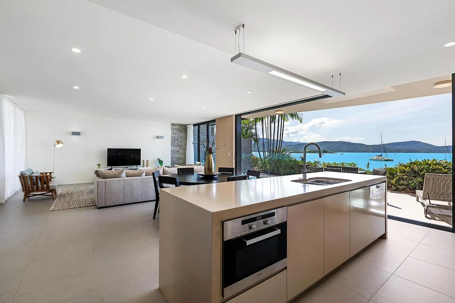 Kitchen or kitchenette in Mirage Whitsundays