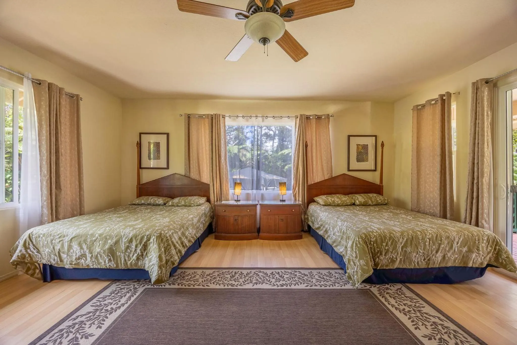 Photo of the whole room, Bed in Volcano Forest Inn