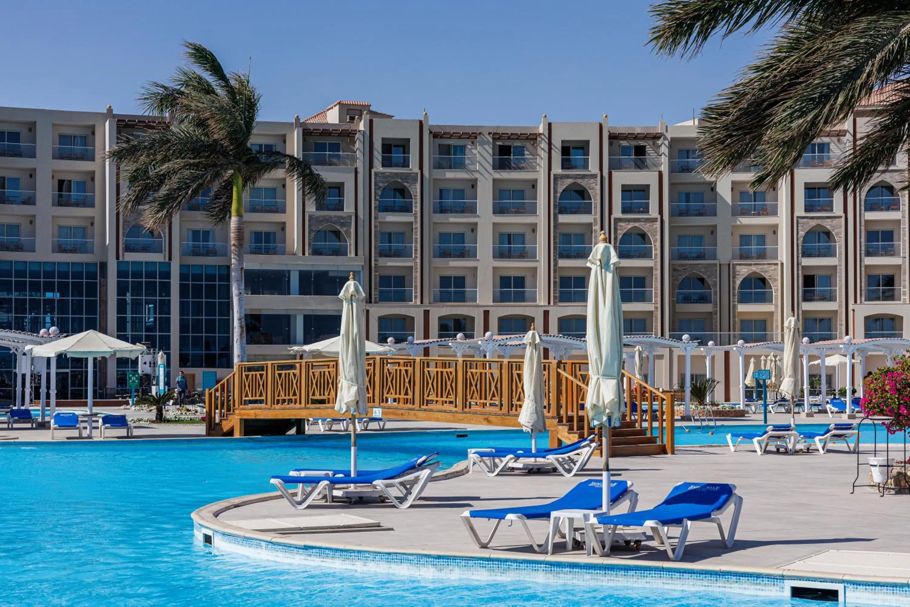 Swimming pool in Sunrise Alora Aqua Park Resort