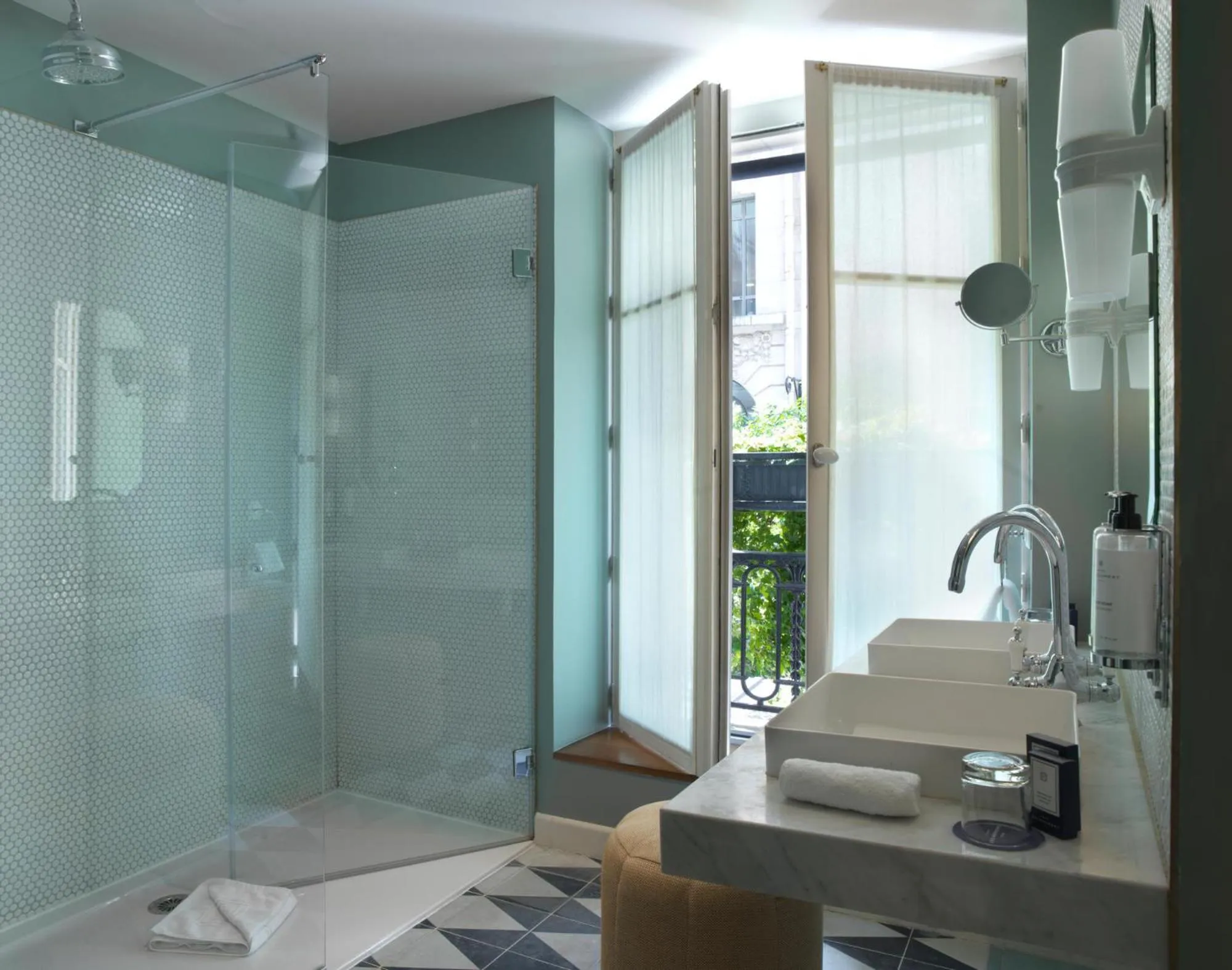 Bathroom in Hotel Bachaumont