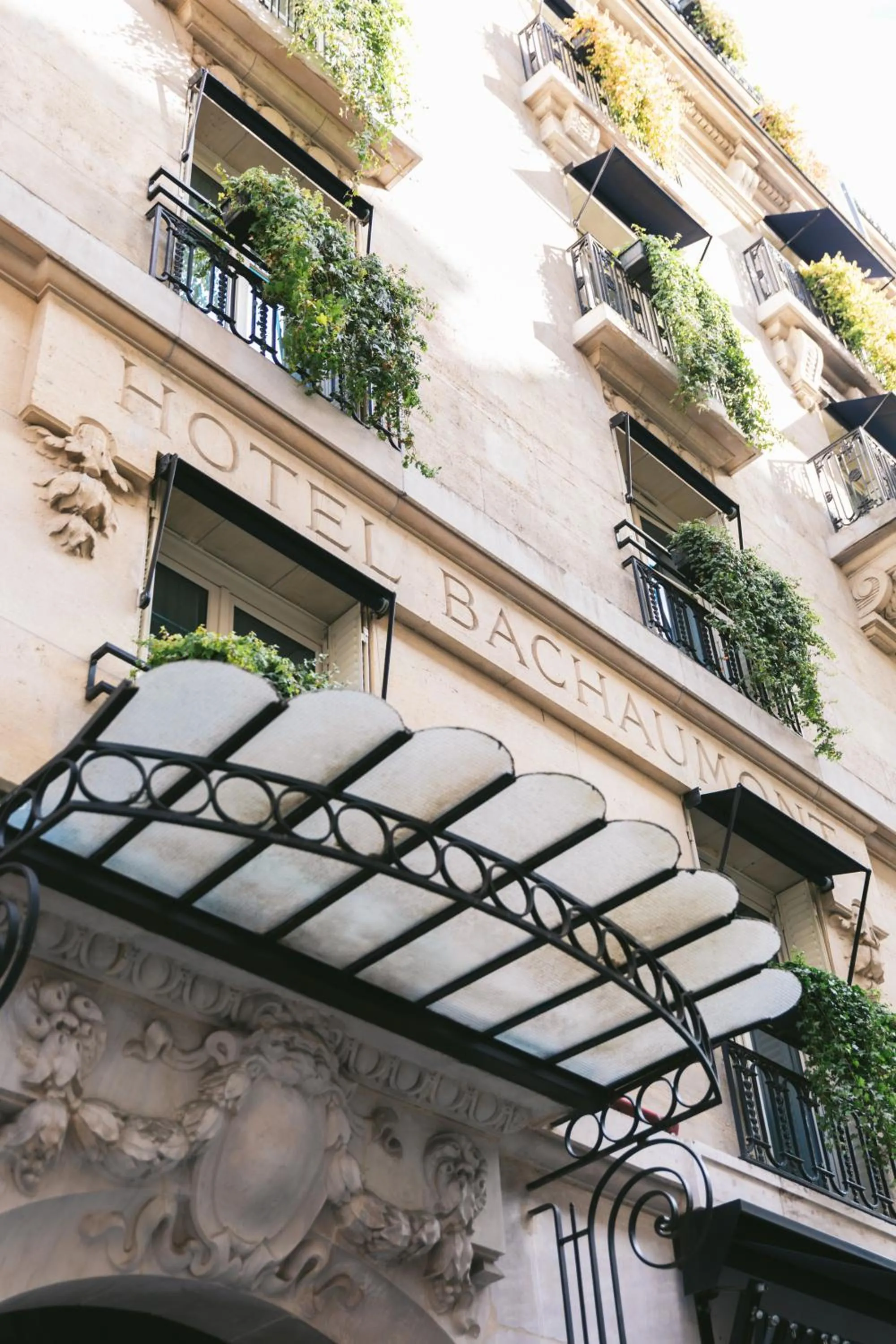 Property building in Hotel Bachaumont