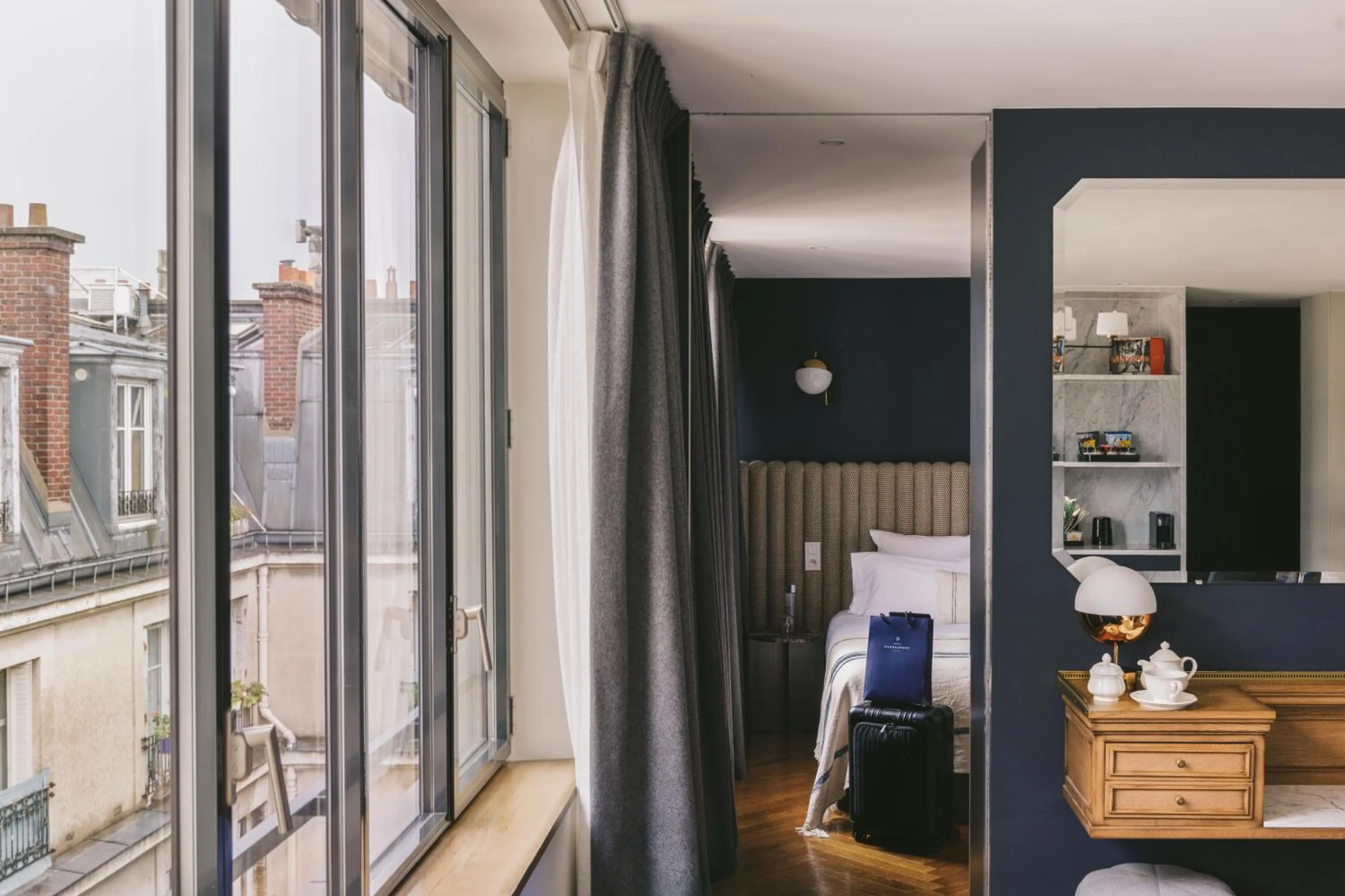 Bed in Hotel Bachaumont