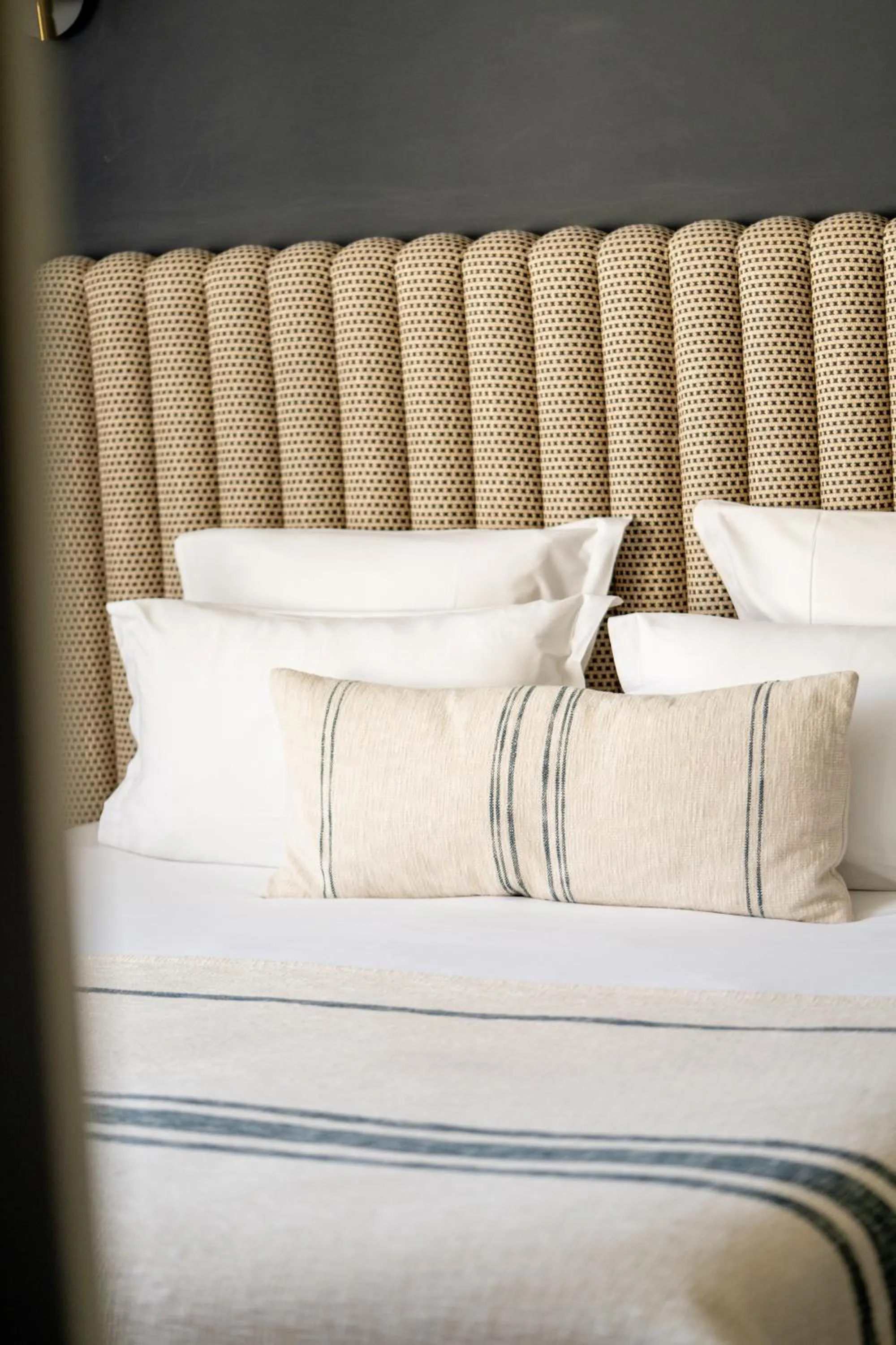 Bed in Hotel Bachaumont