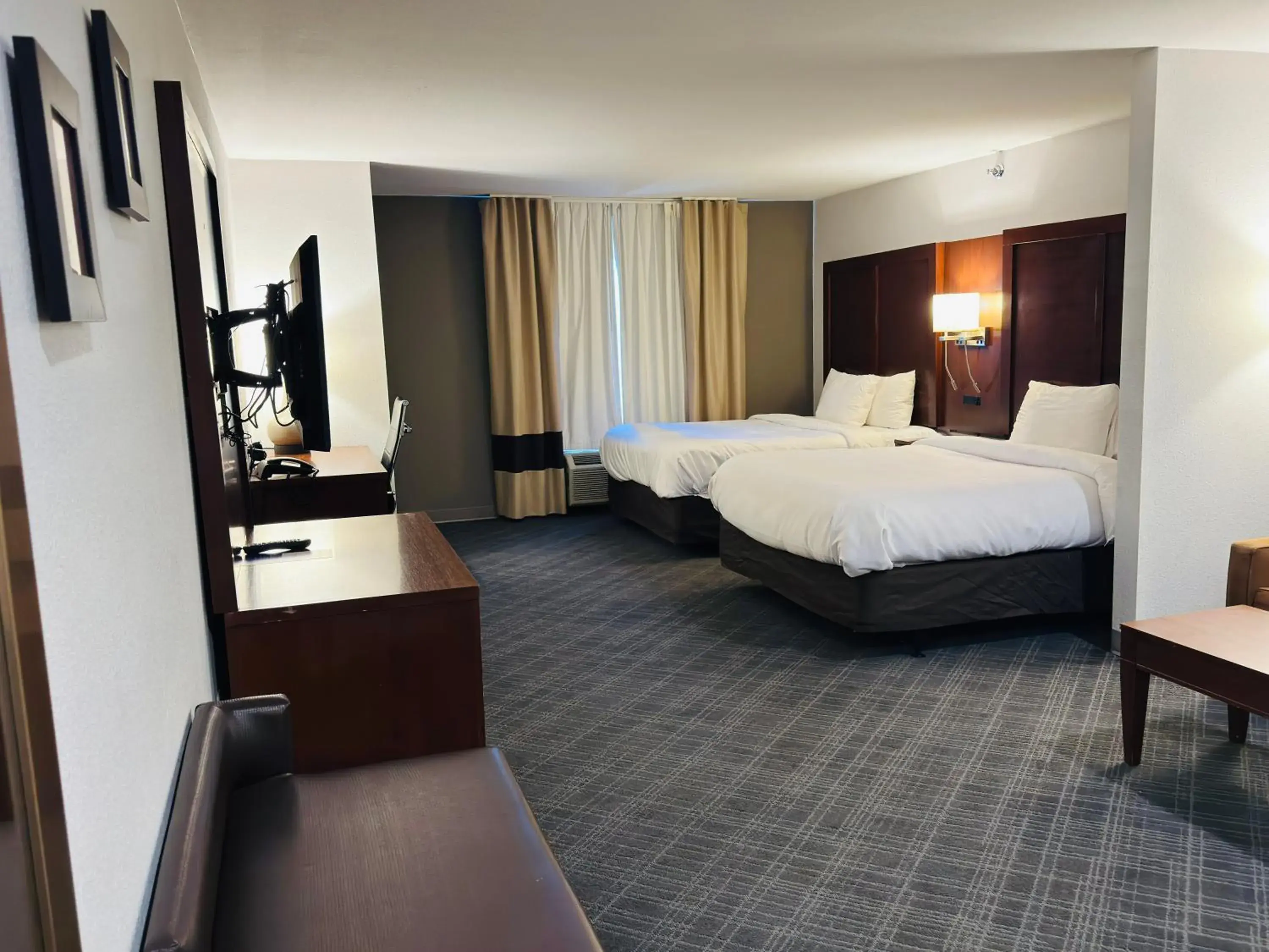 Suite with Two Queen Beds - Accessible/Non-Smoking in Comfort Suites Plymouth near US-30 Suite with Two Queen Beds - Accessible/Non-Smoking in Comfort Suites Plymouth near US-30