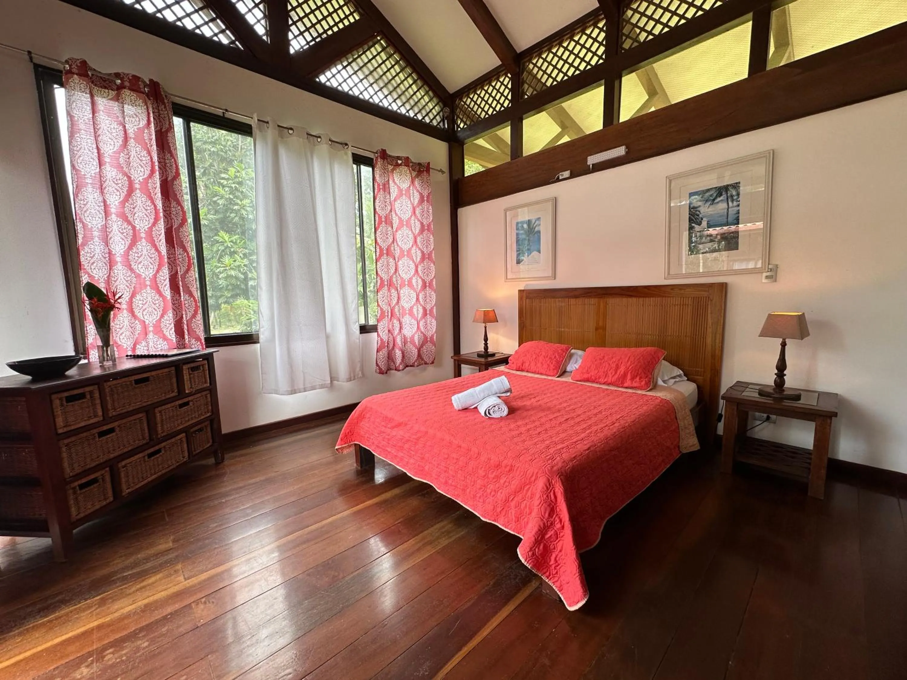 Bedroom, Bed in Hotel Kenaki Lodge