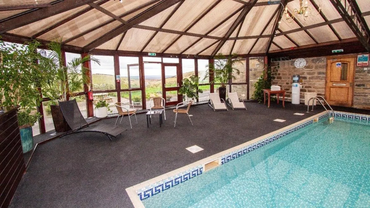 Pool view in Leeming Wells