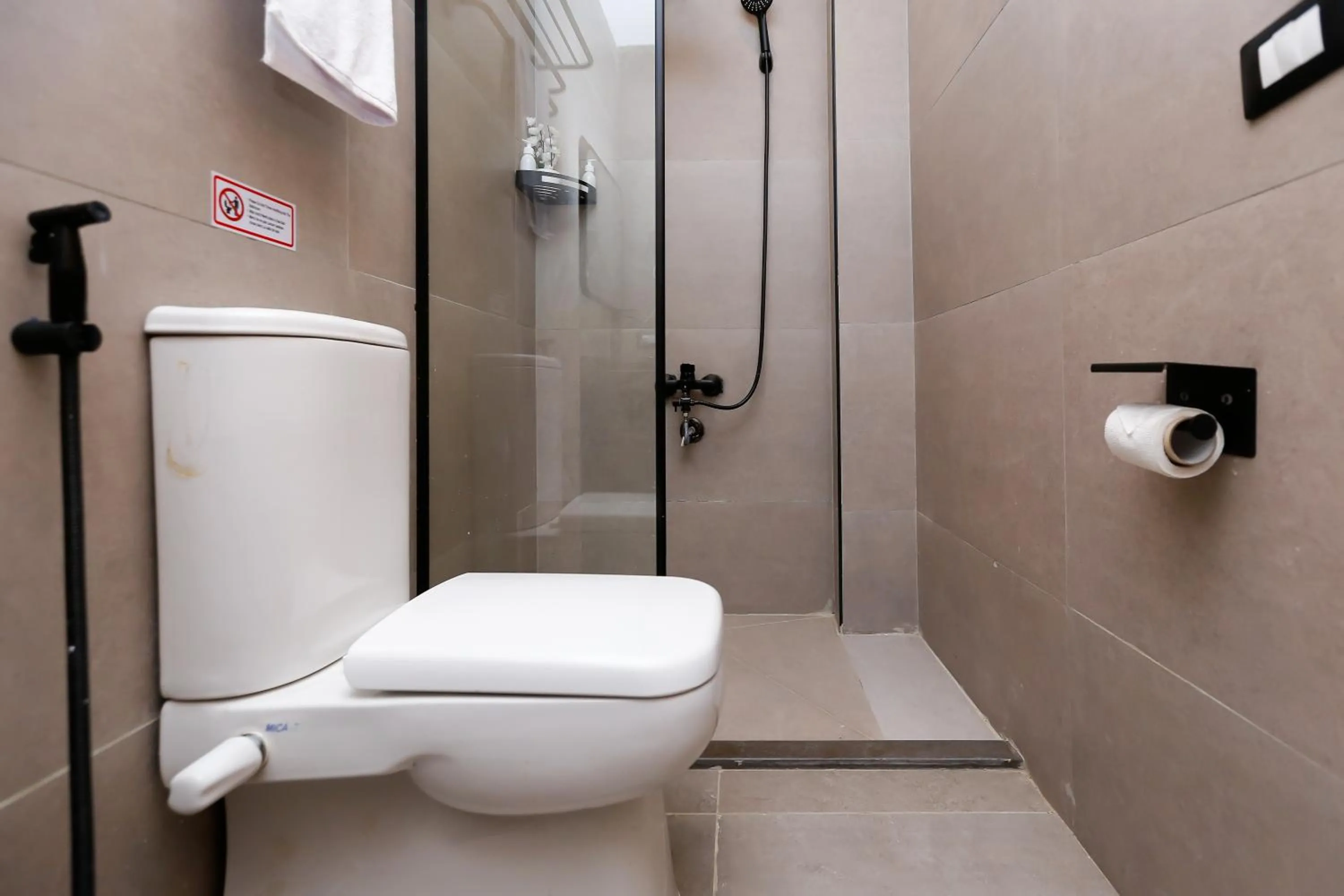 Shower in Rixoss tower Pyramids View