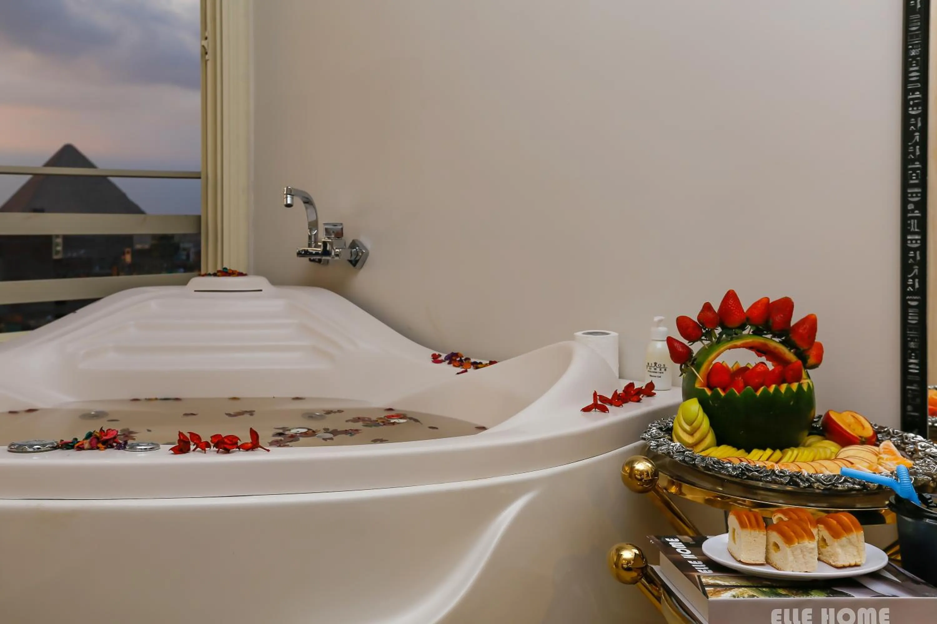 Hot Tub in Rixoss tower Pyramids View