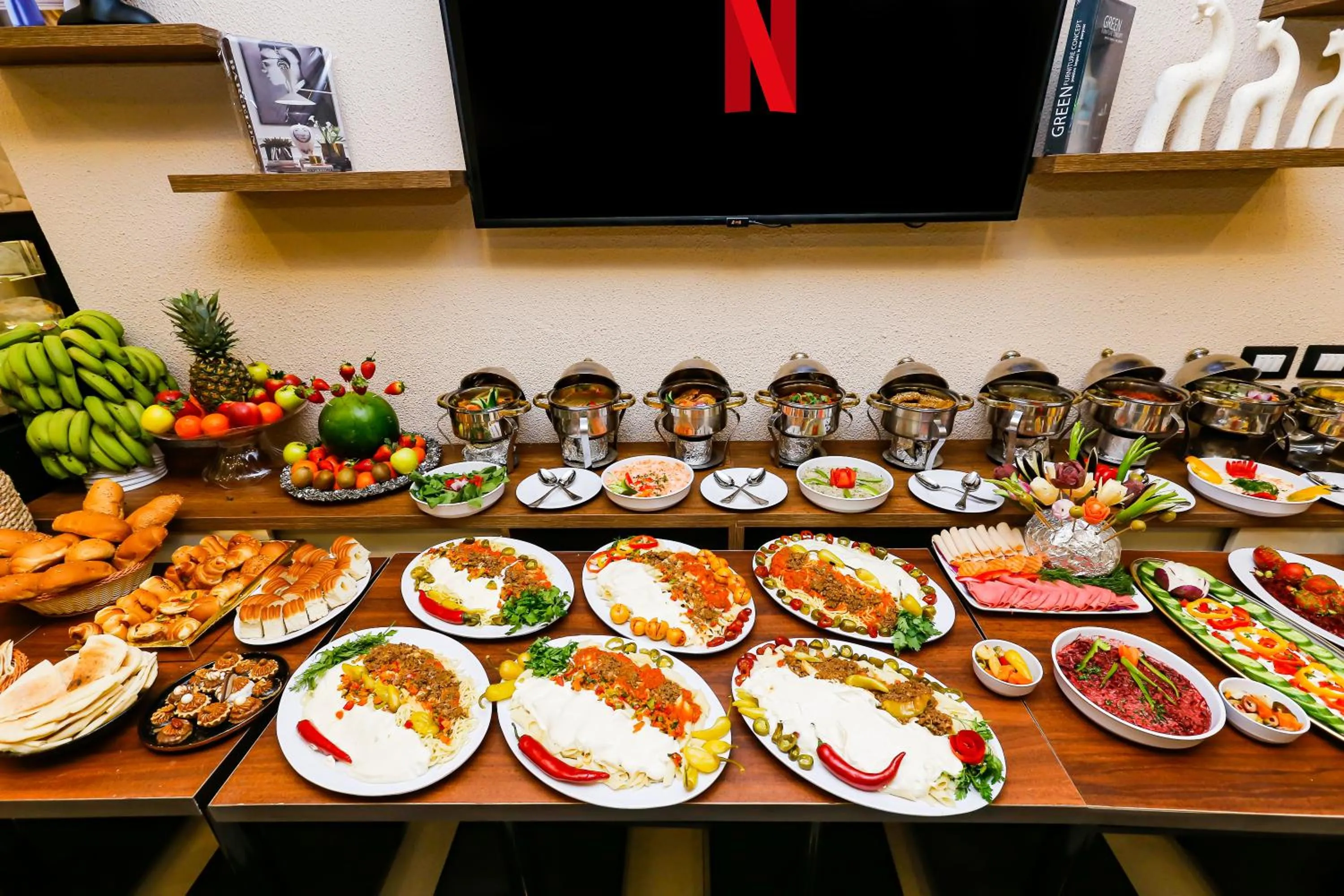 Food and drinks in Rixoss tower Pyramids View