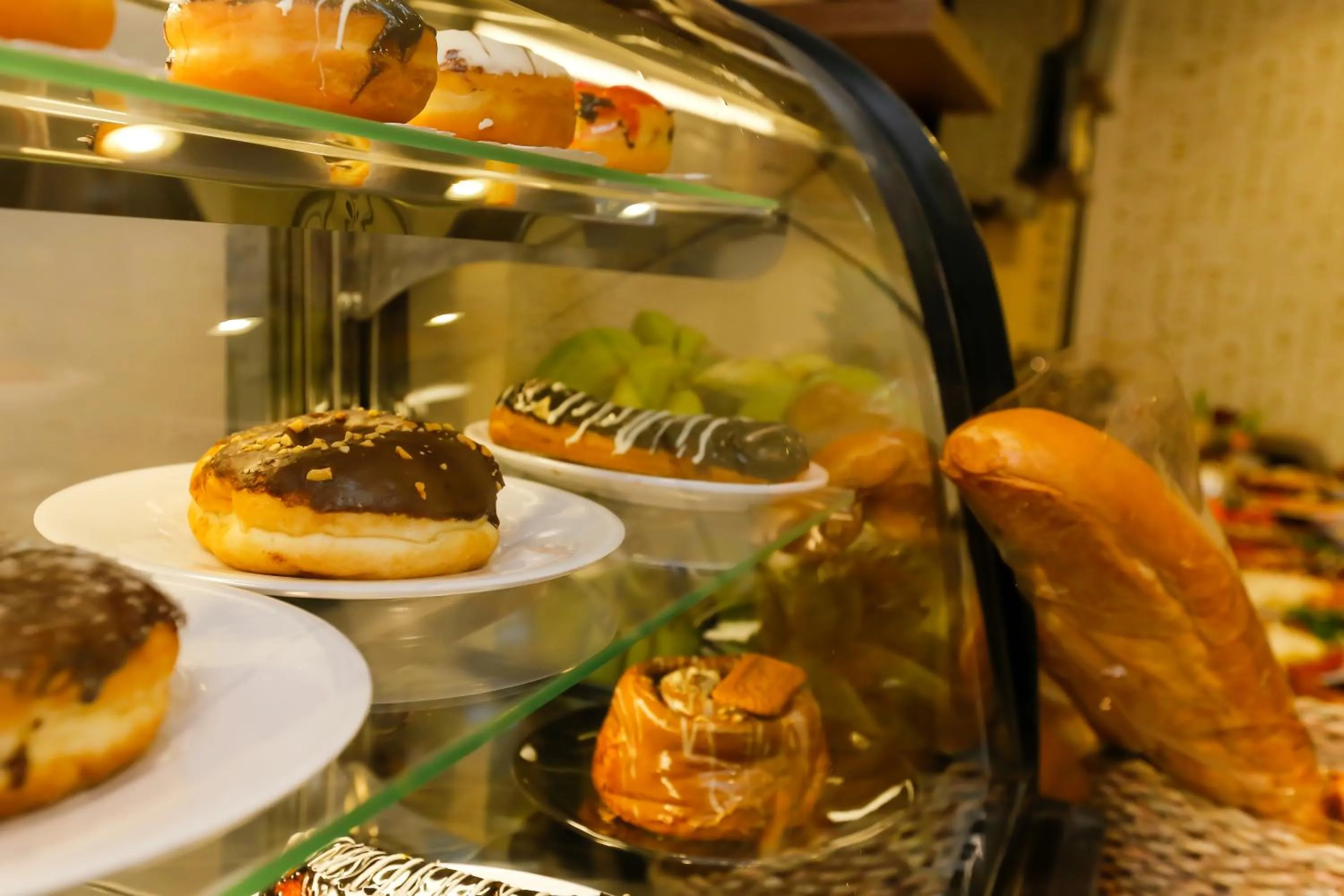 Food and drinks in Rixoss tower Pyramids View