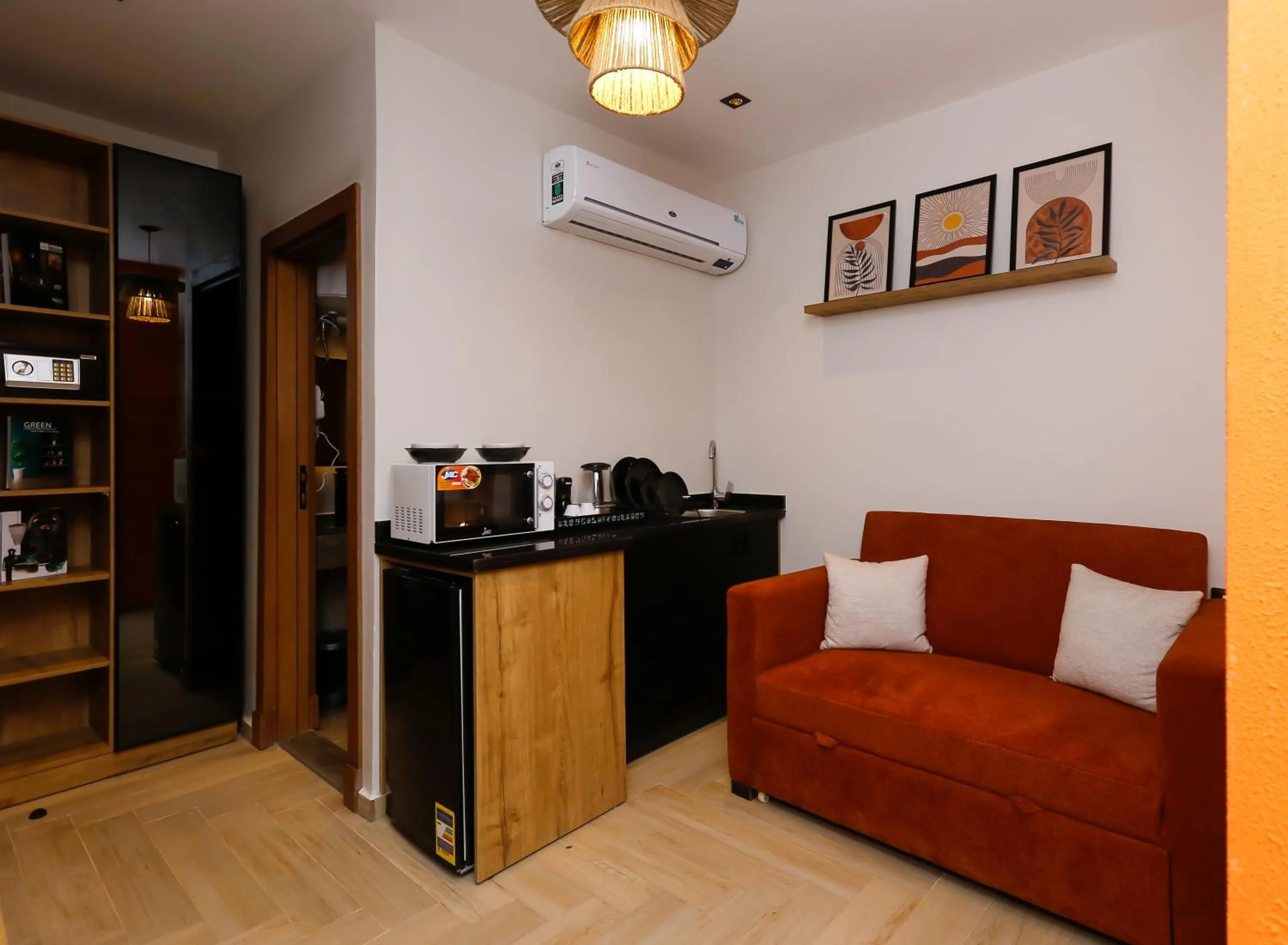 Coffee/tea facilities in Rixoss tower Pyramids View