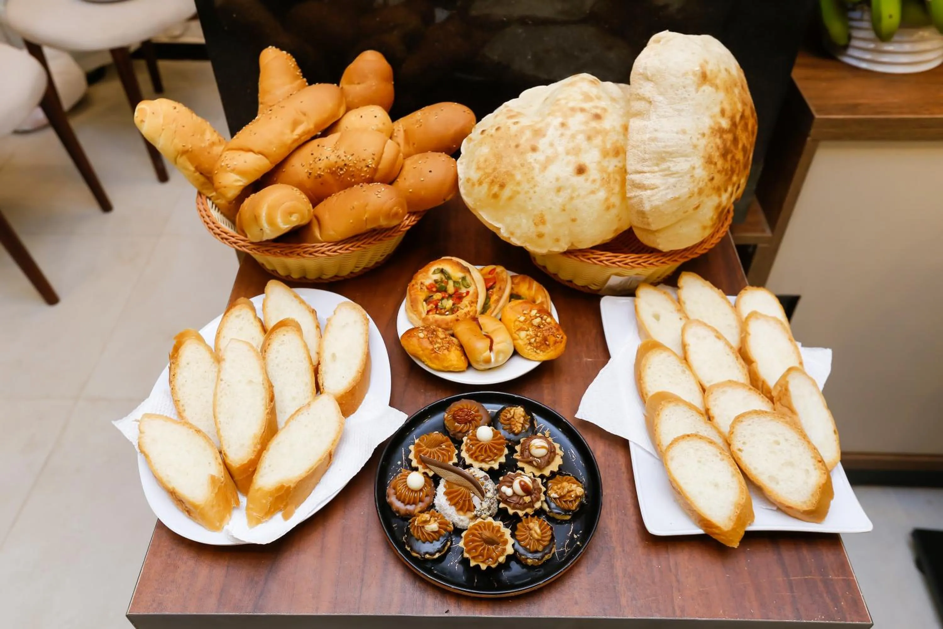 Food and drinks in Rixoss tower Pyramids View